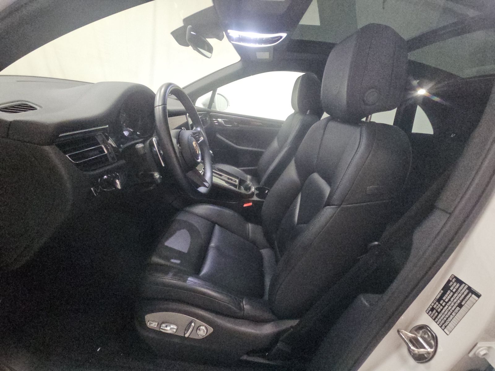 2024 Porsche Macan Base AWD