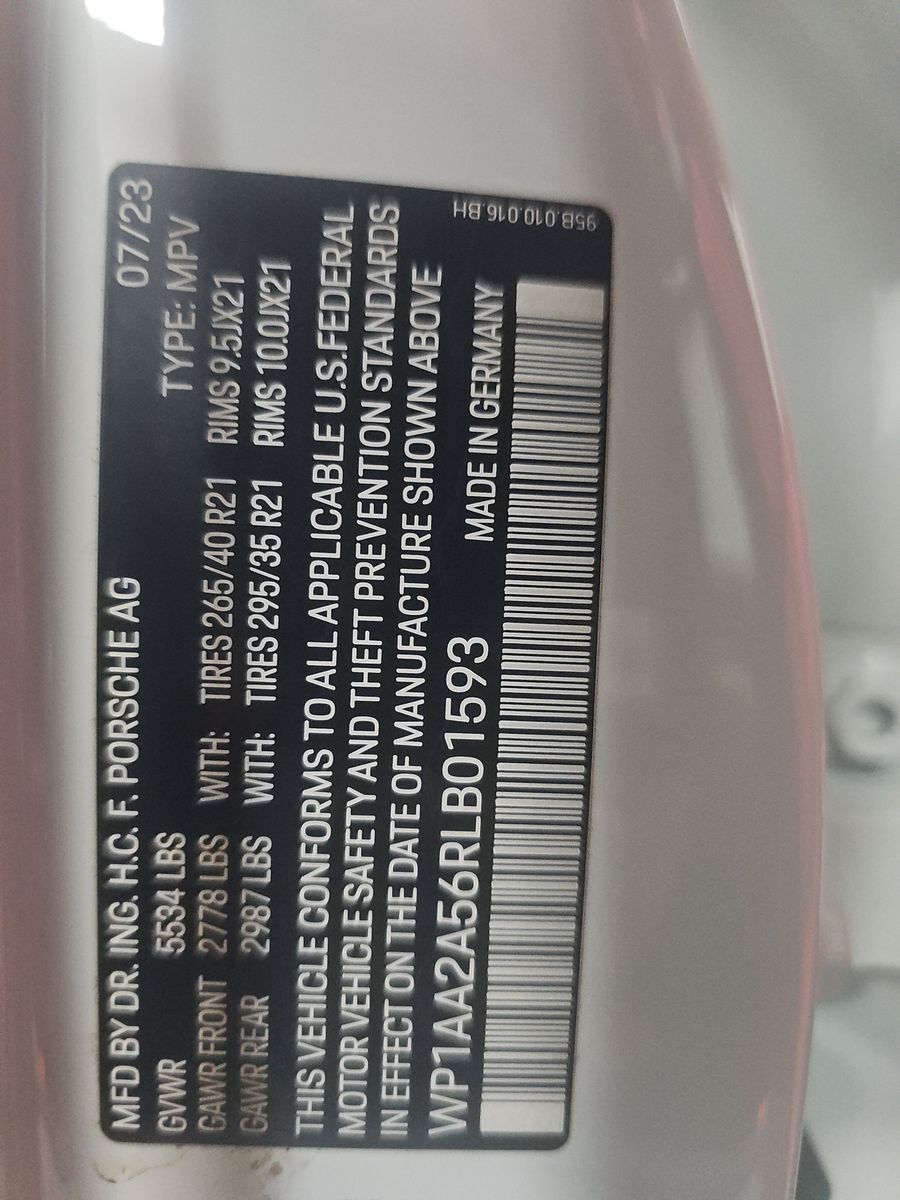 2024 Porsche Macan Base AWD