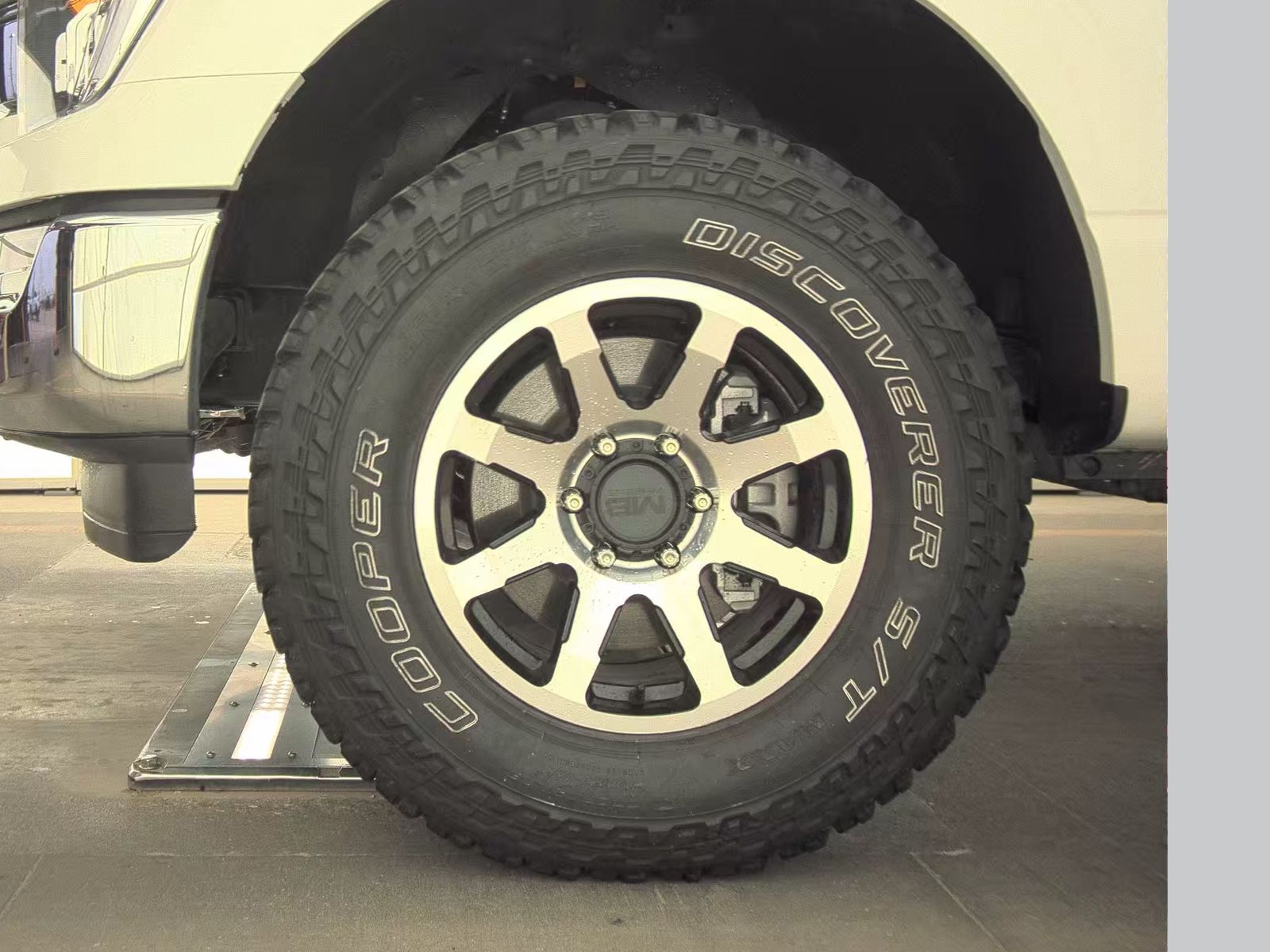 2023 Ford F-150 Lariat AWD