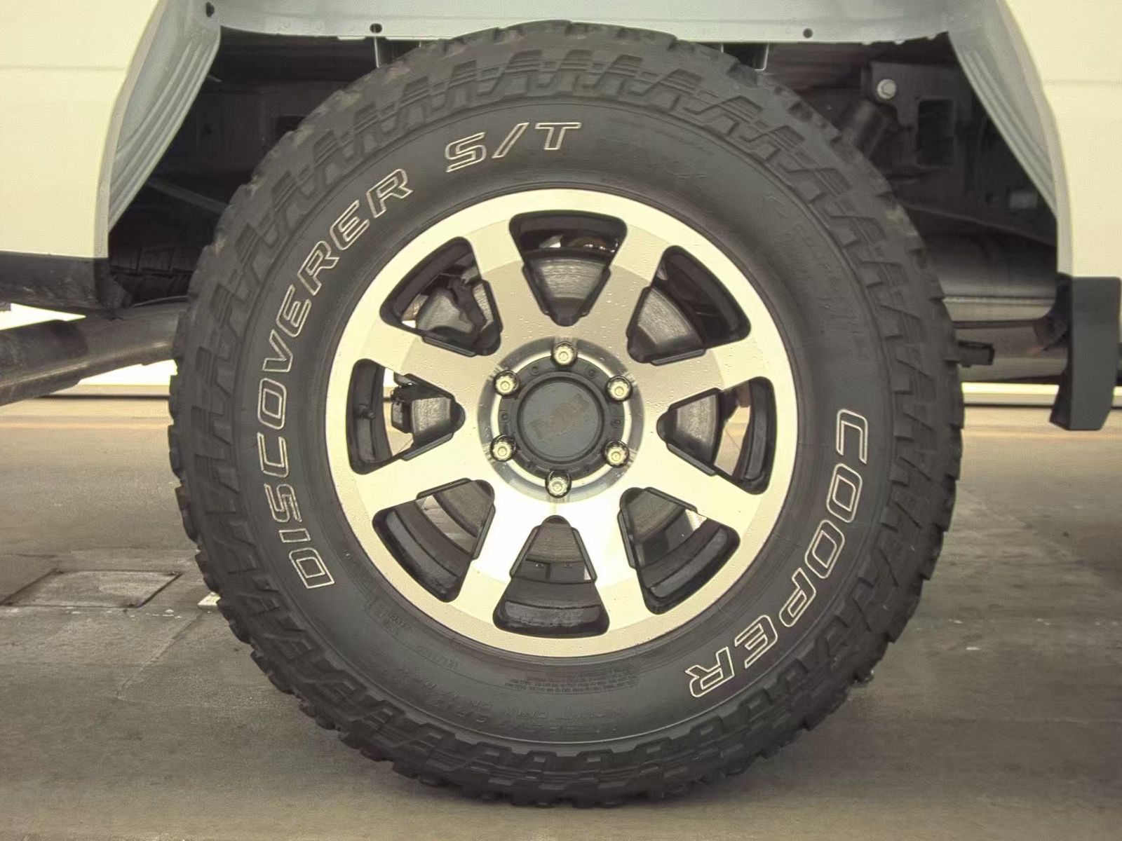 2023 Ford F-150 Lariat AWD