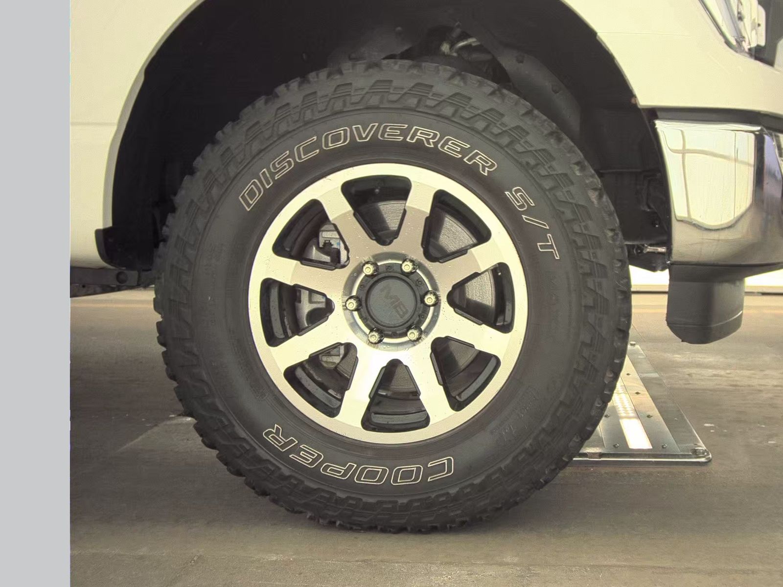 2023 Ford F-150 Lariat AWD