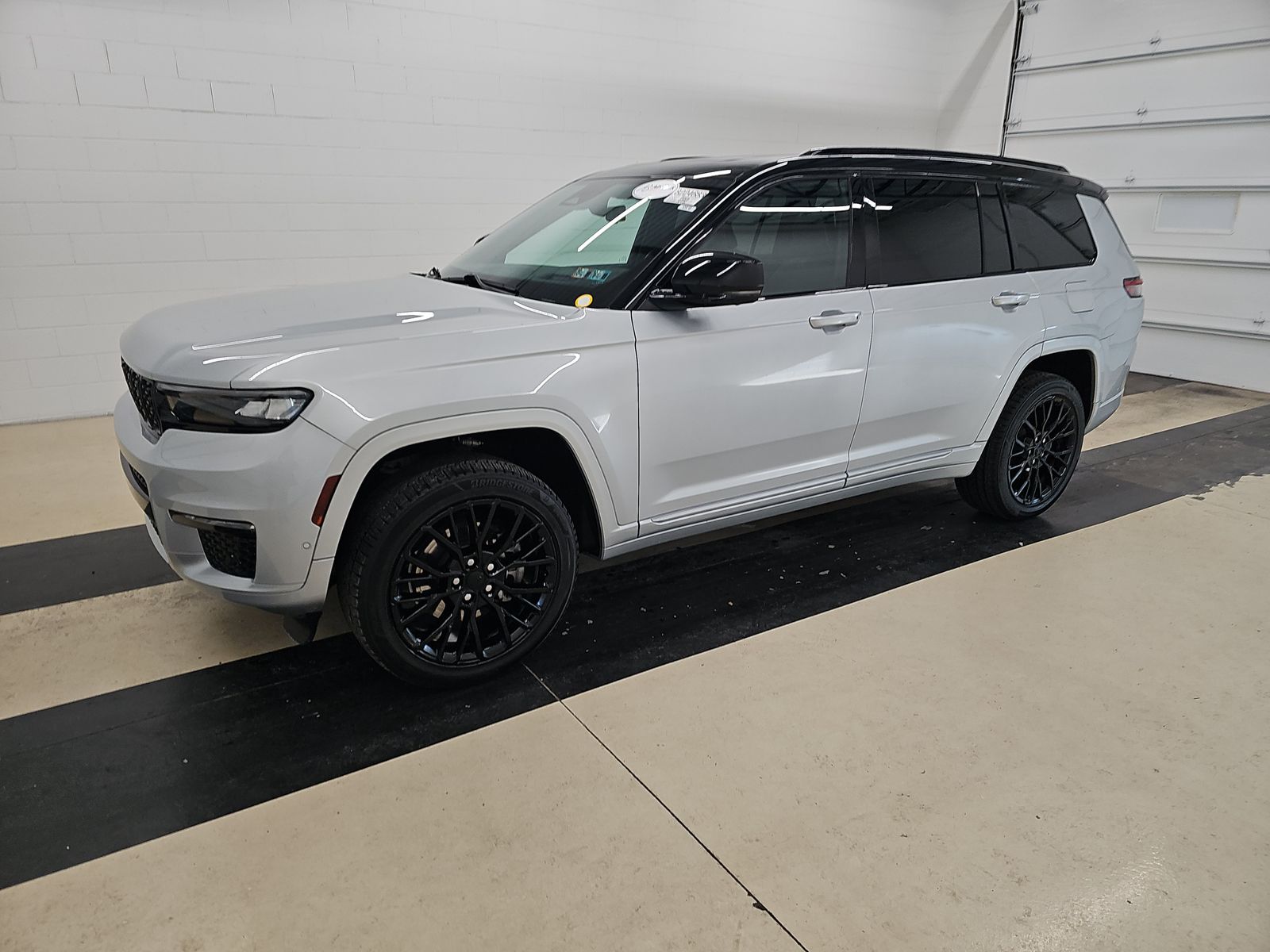 2022 Jeep Grand Cherokee L Summit Reserve's photo