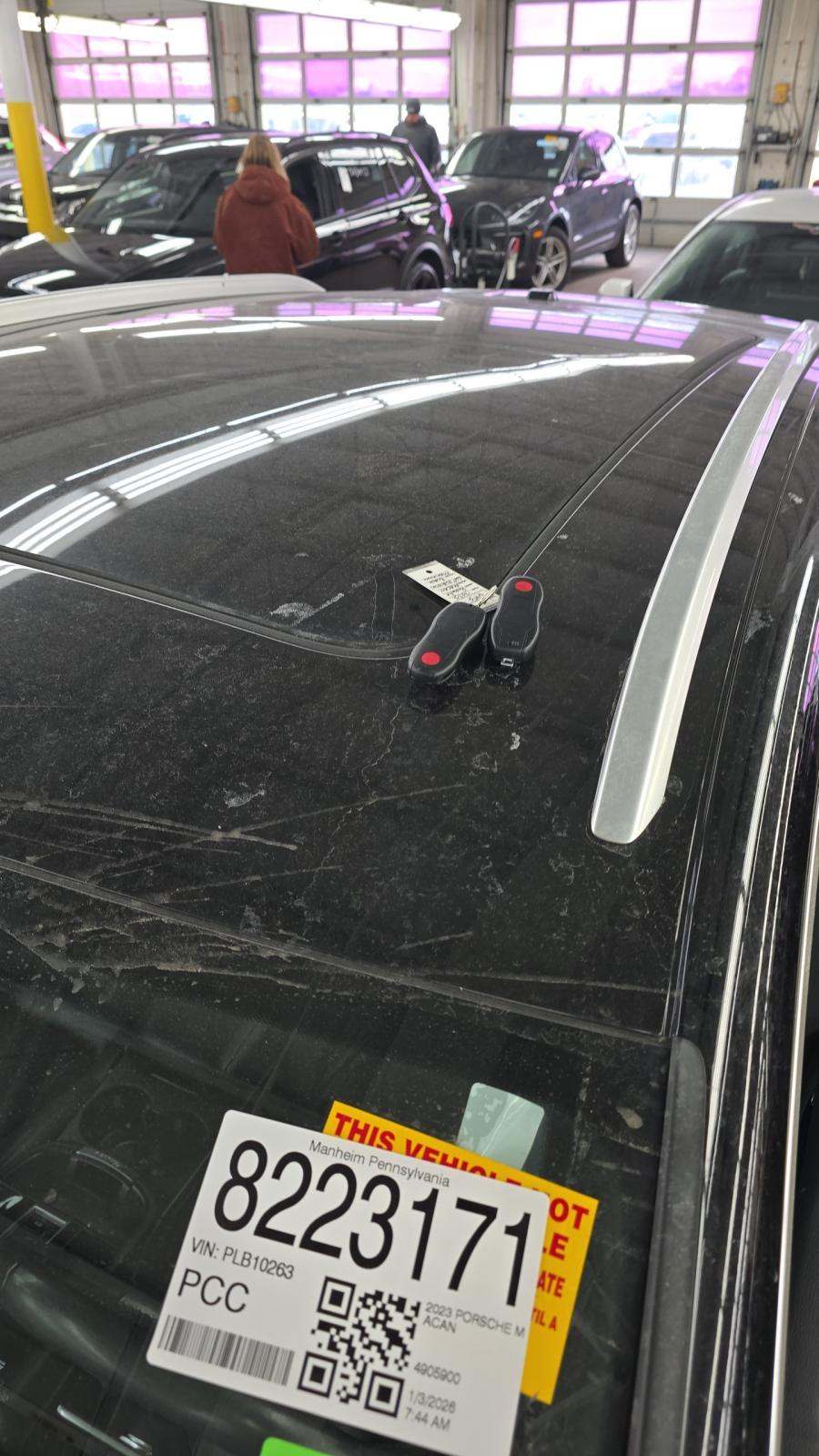 2023 Porsche Macan Base AWD