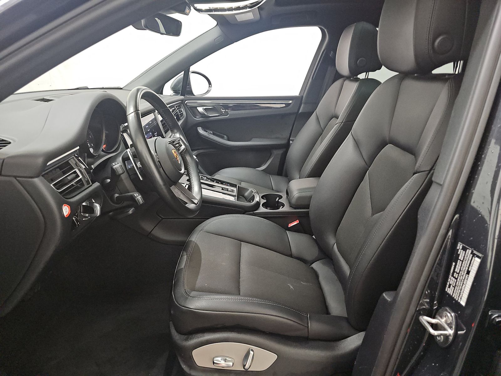 2022 Porsche Macan Base AWD