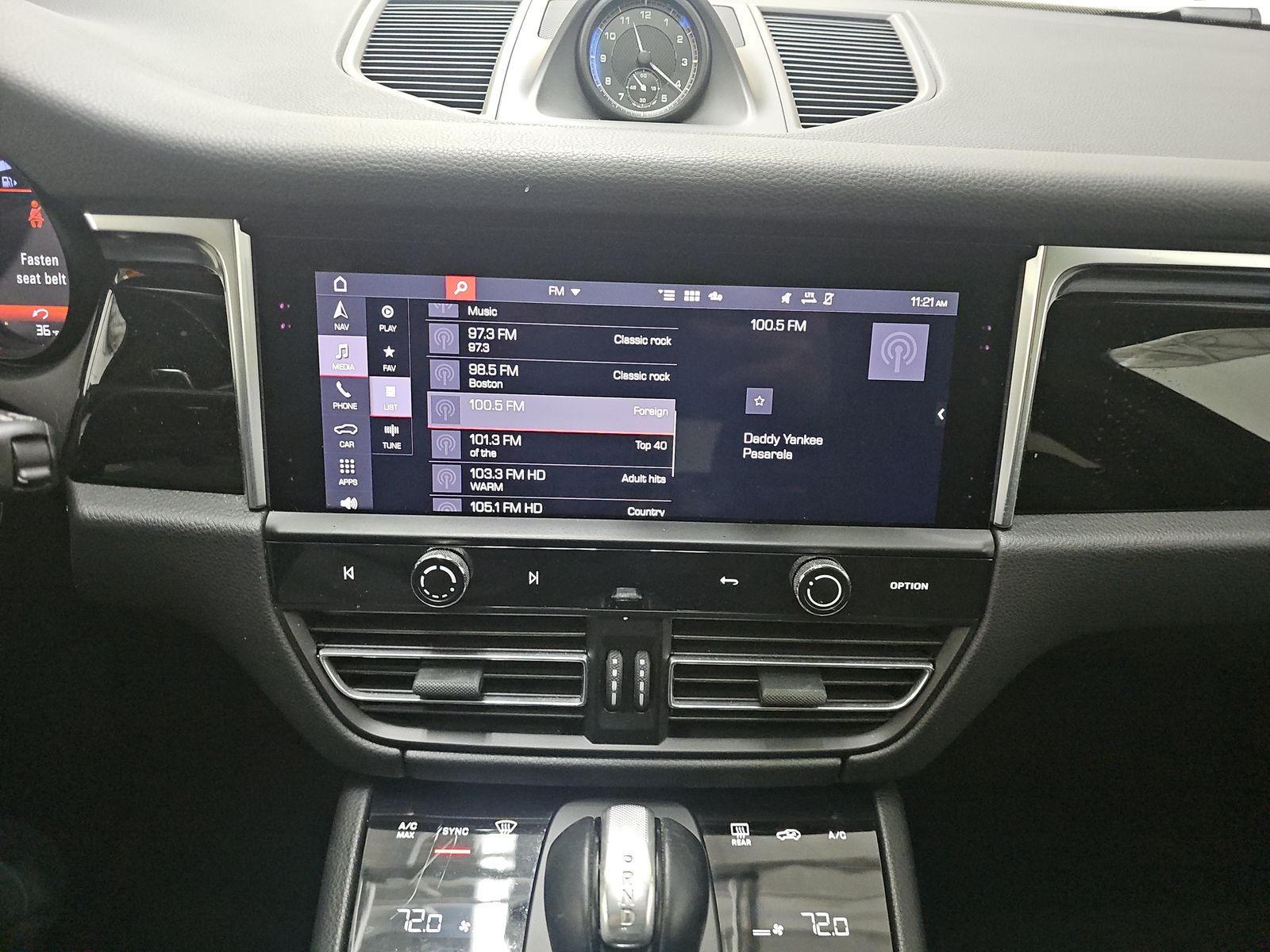 2022 Porsche Macan Base AWD