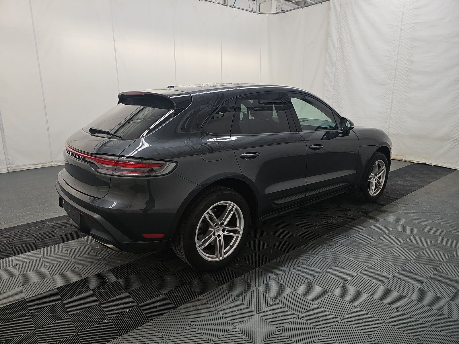 2022 Porsche Macan Base AWD