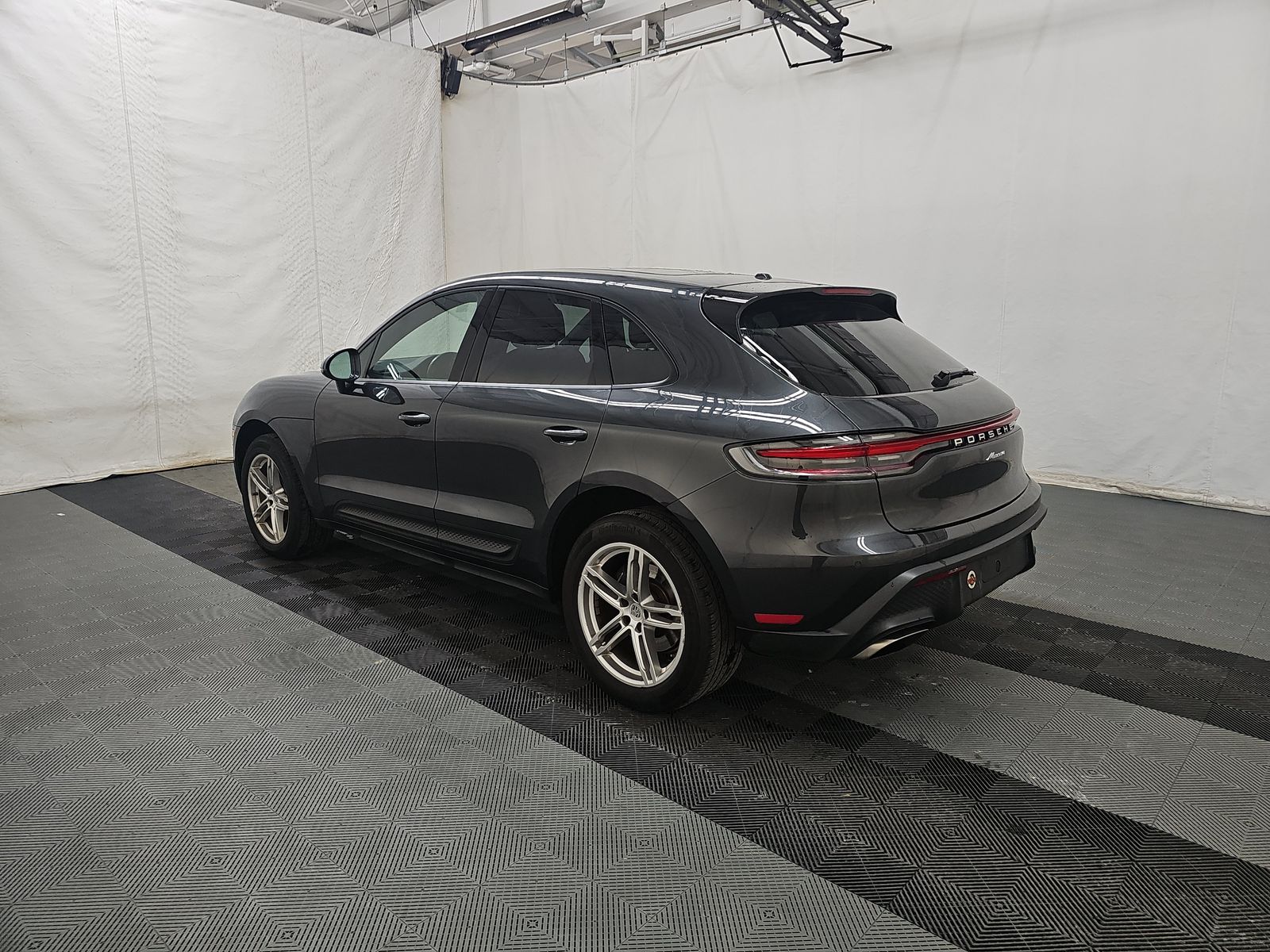 2022 Porsche Macan Base AWD