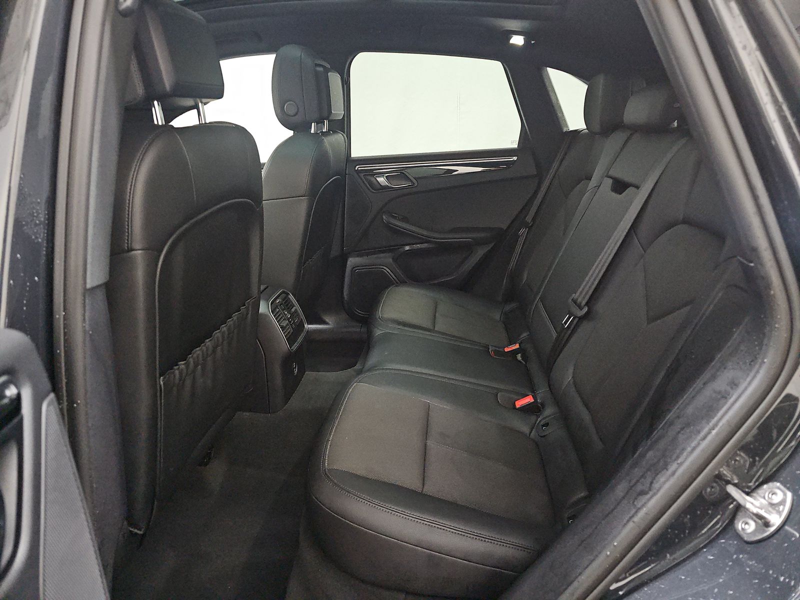 2022 Porsche Macan Base AWD