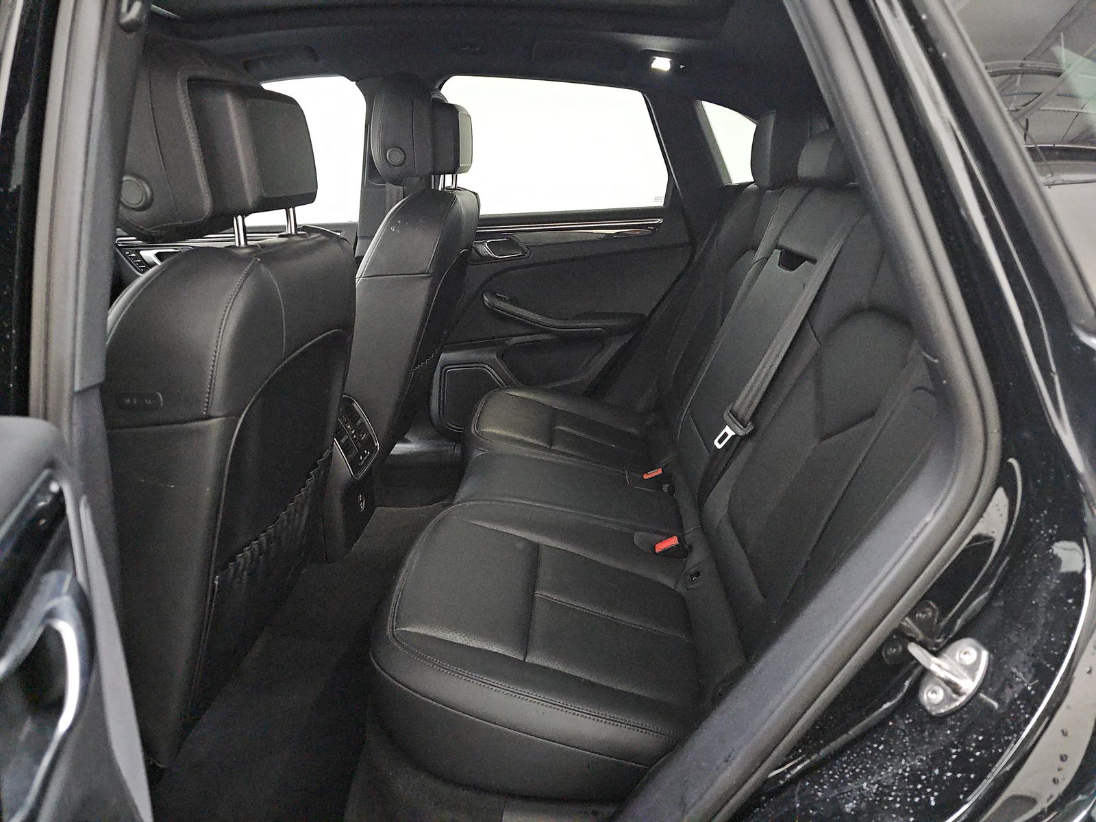 2023 Porsche Macan Base AWD