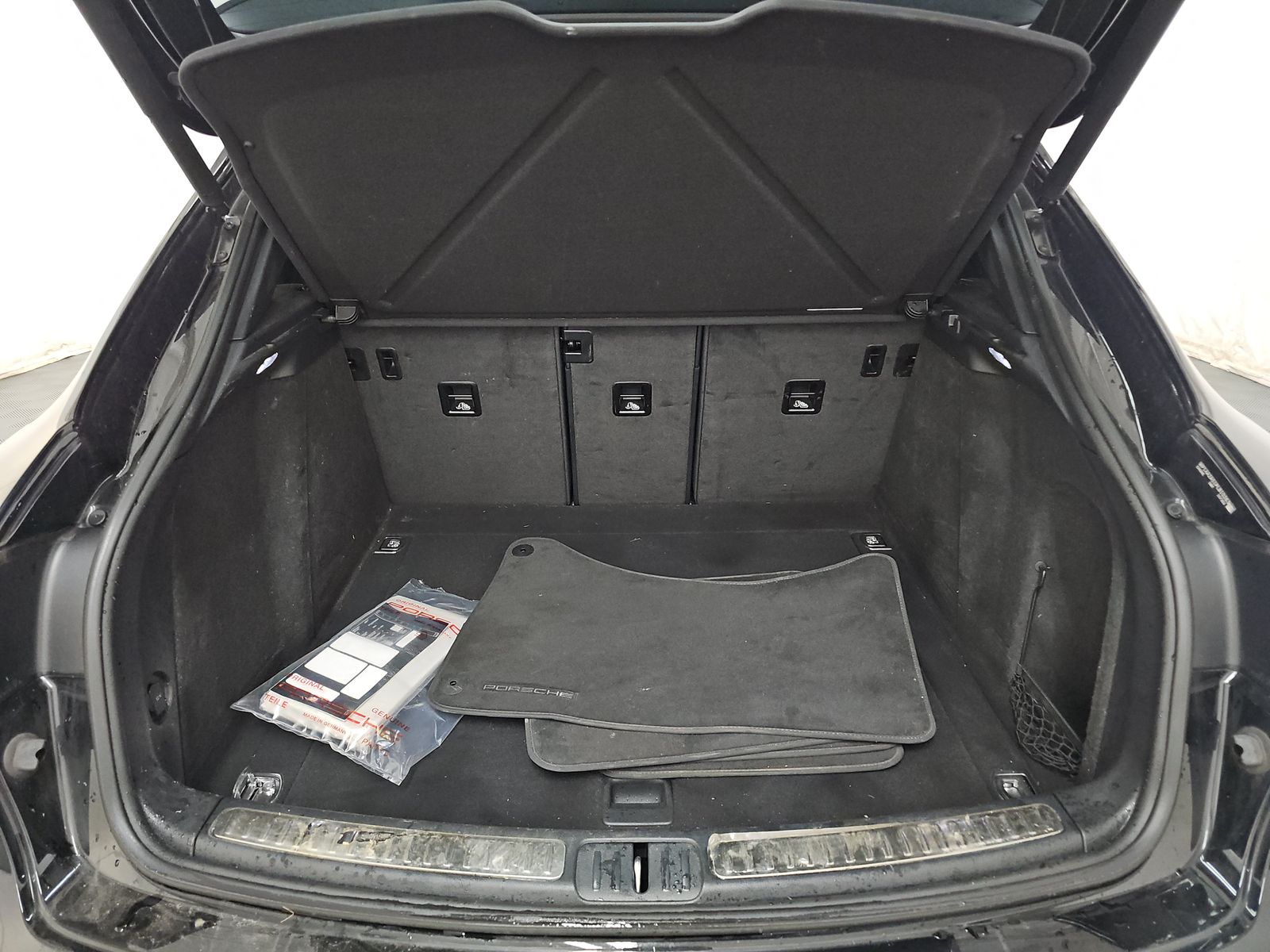 2023 Porsche Macan Base AWD