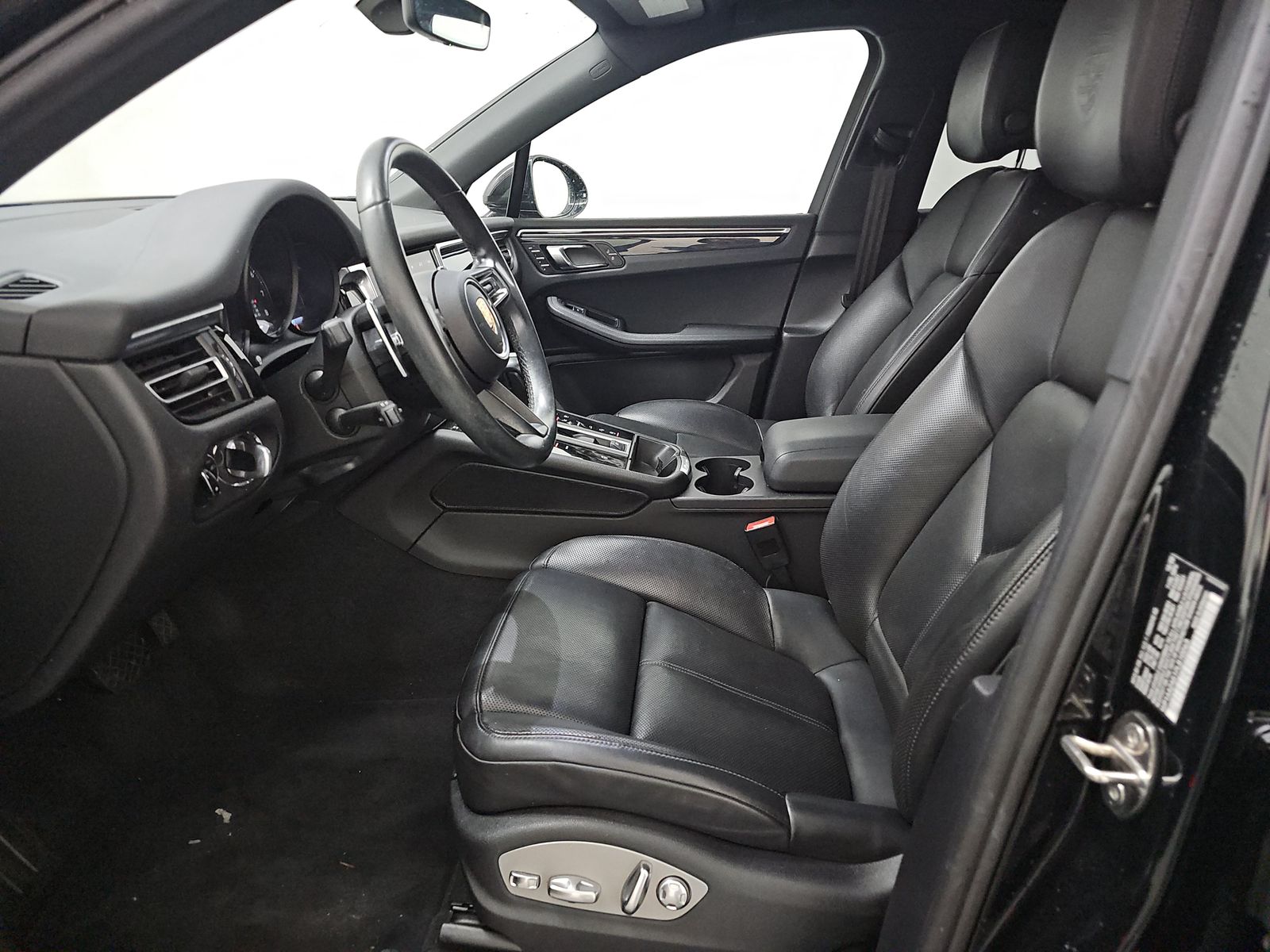 2023 Porsche Macan Base AWD