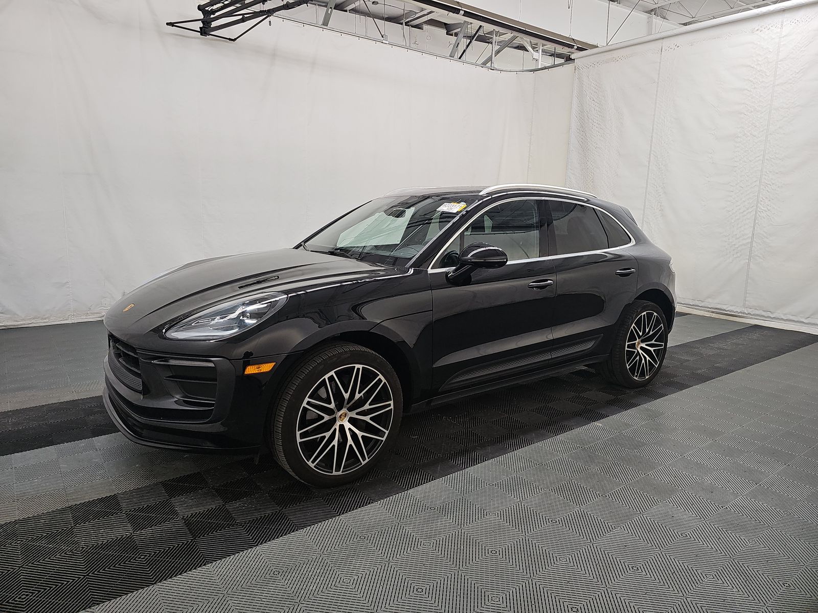 2023 Porsche Macan Base AWD