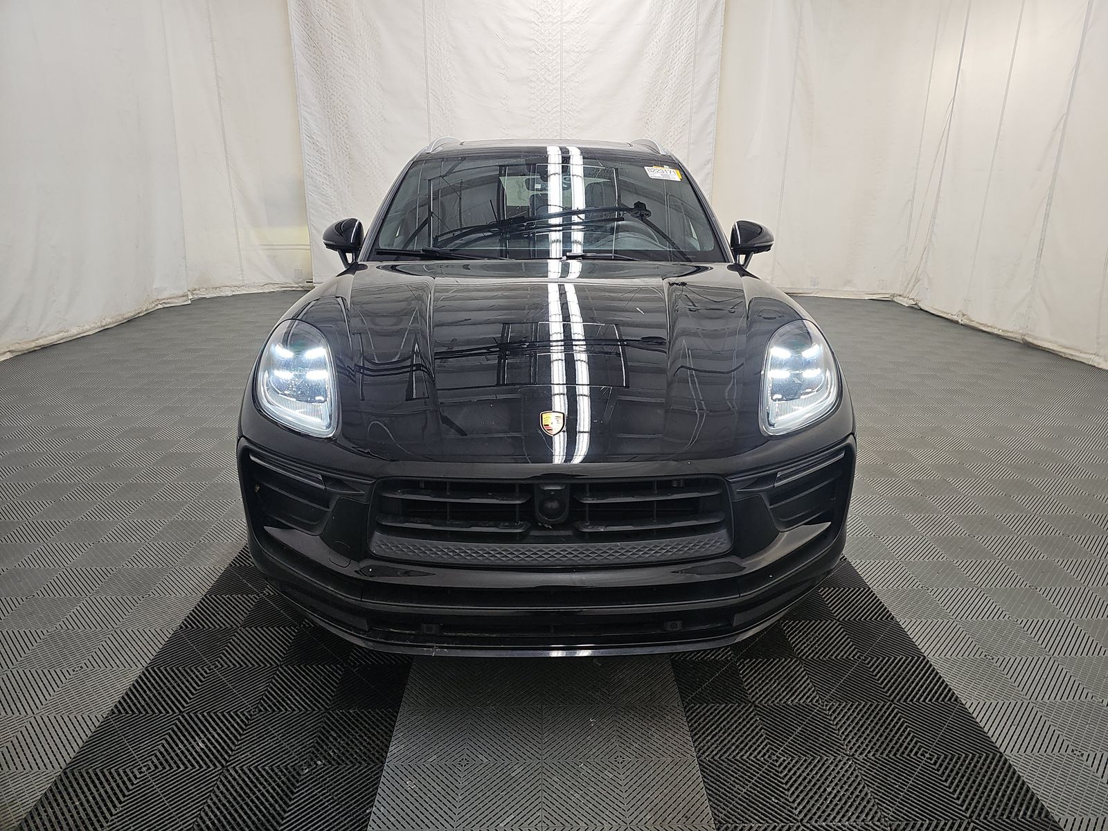 2023 Porsche Macan Base AWD