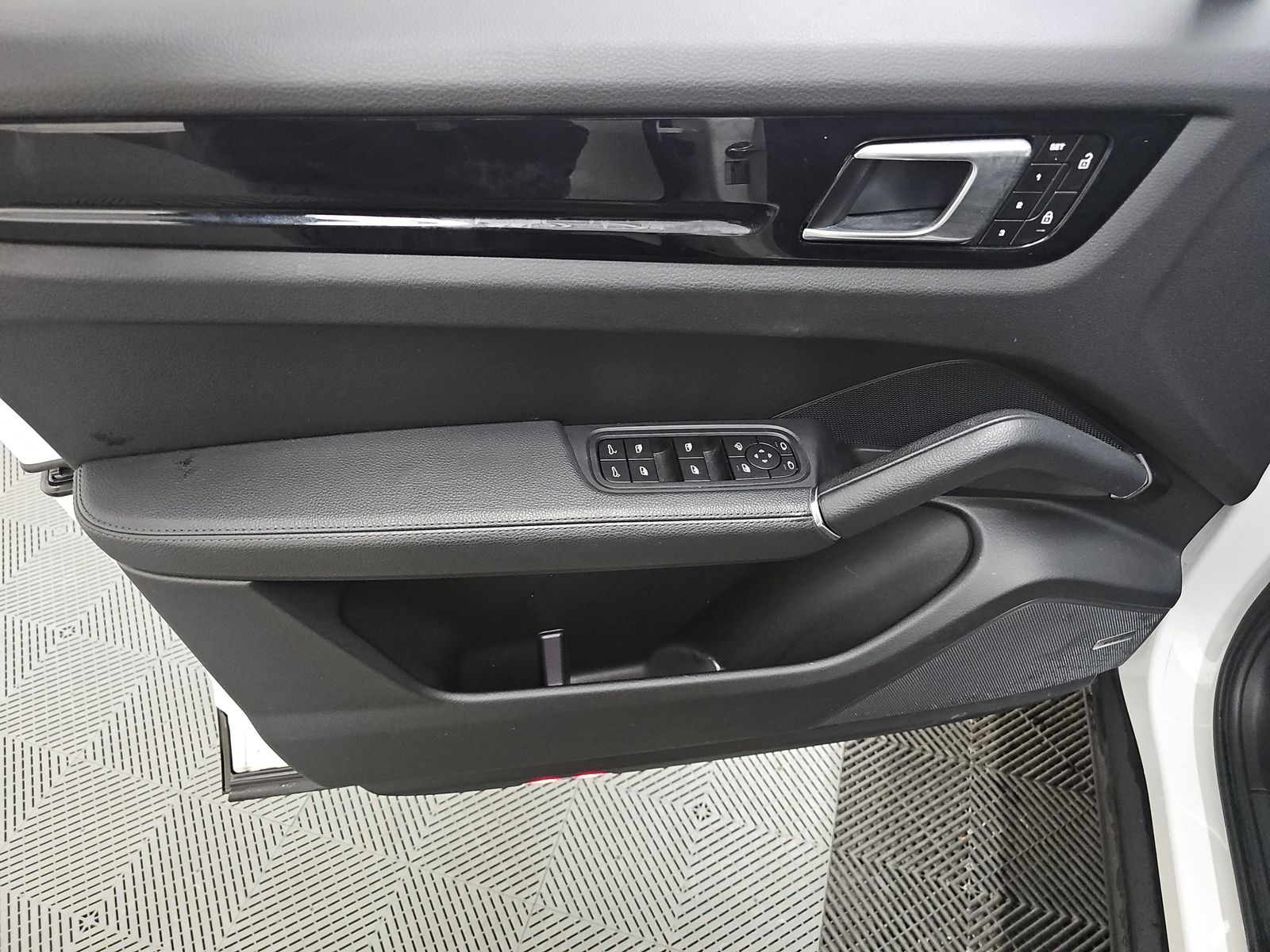 2023 Porsche Cayenne Base AWD