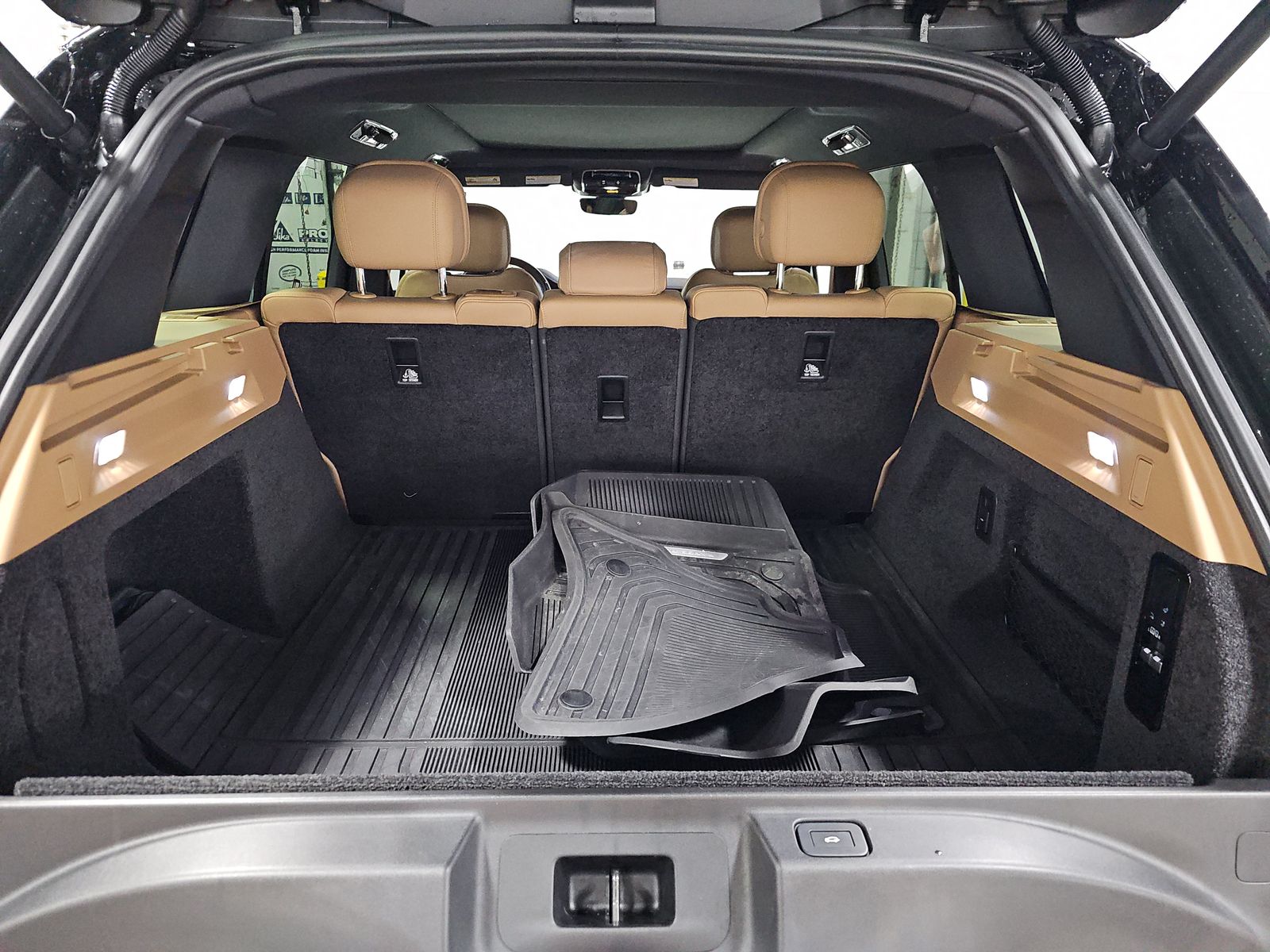 2023 Land Rover Range Rover SE AWD