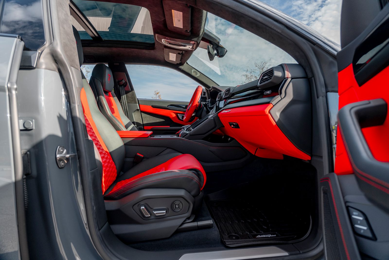 2022 Lamborghini Urus Base AWD