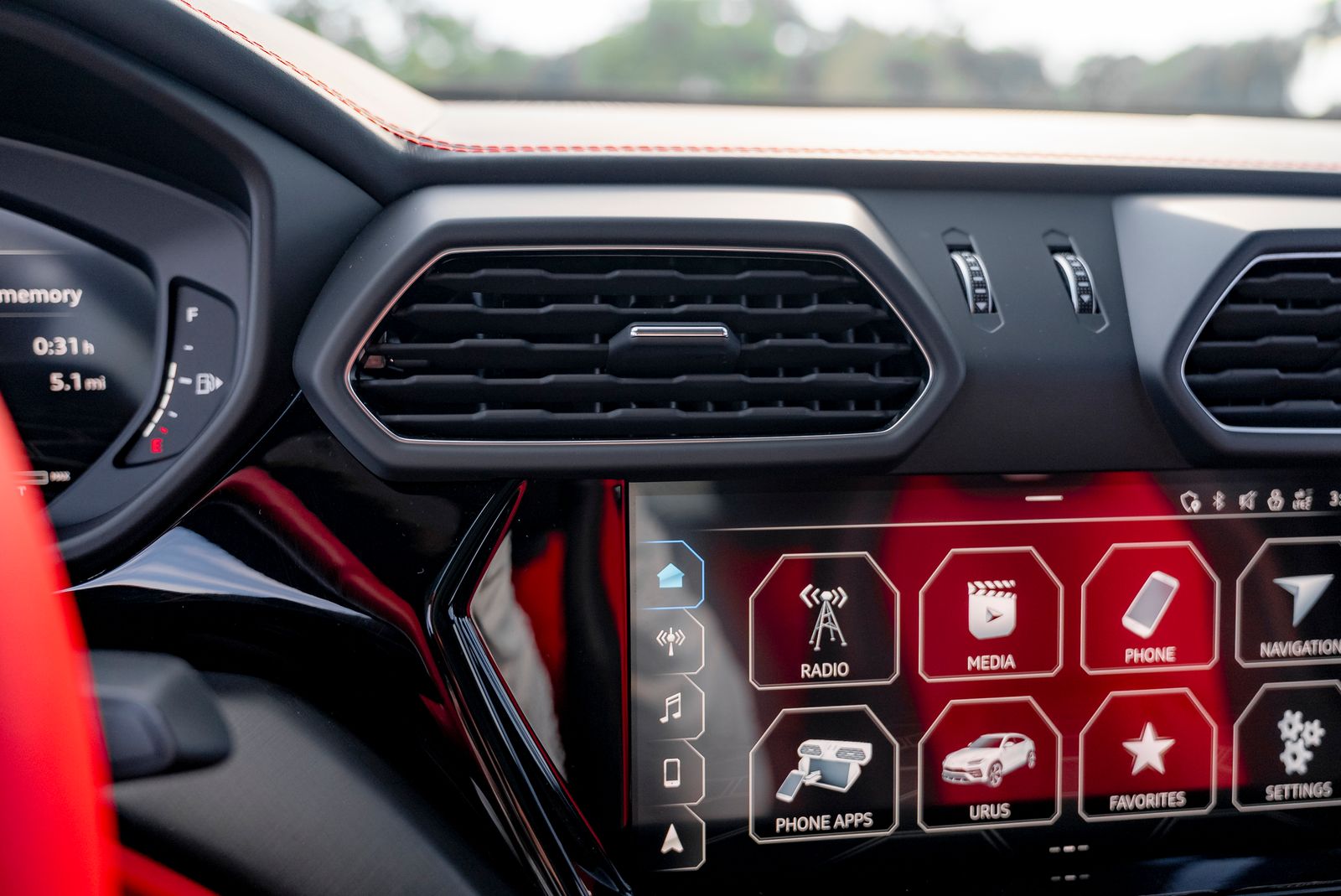 2022 Lamborghini Urus Base AWD