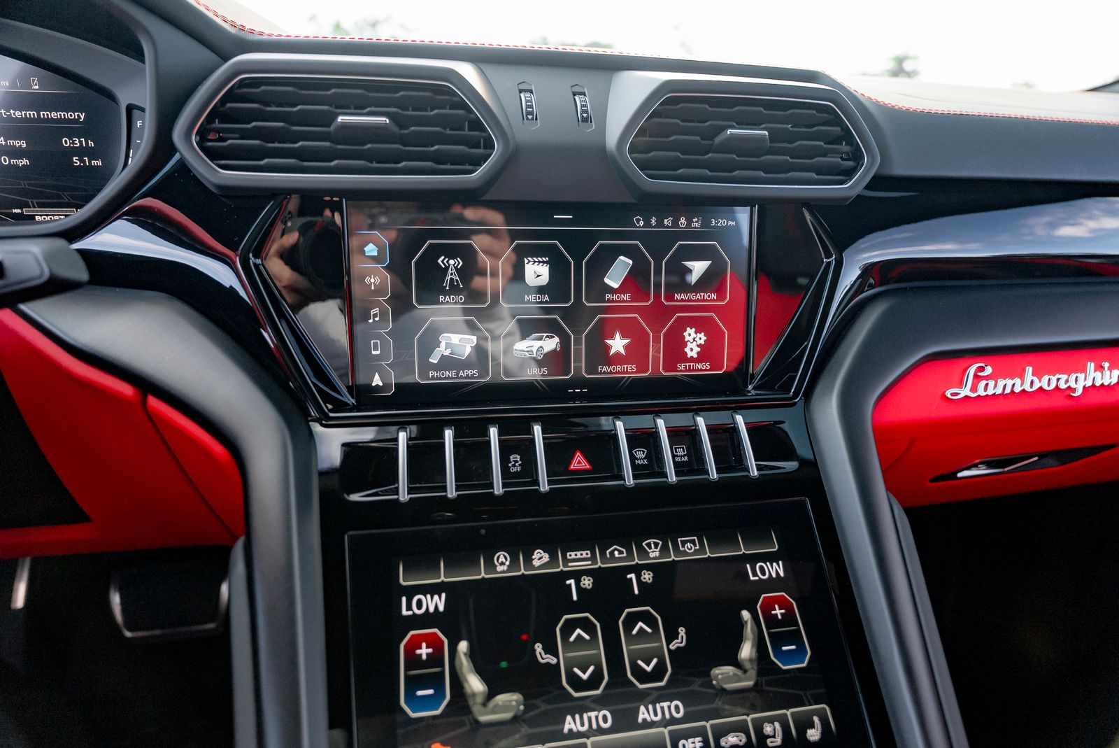 2022 Lamborghini Urus Base AWD