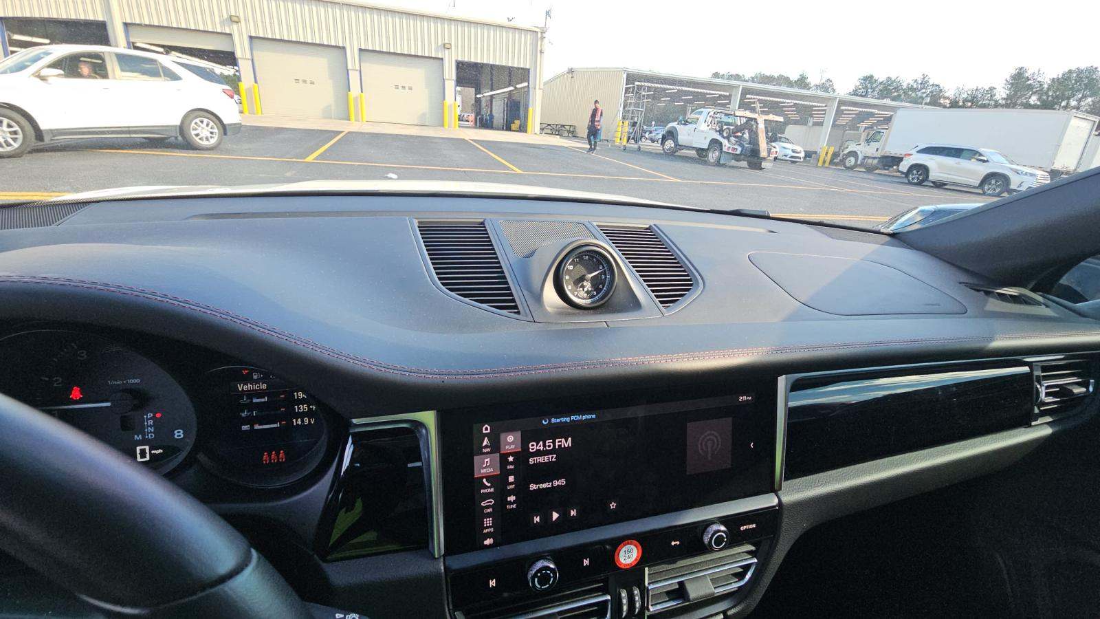 2024 Porsche Macan Base AWD