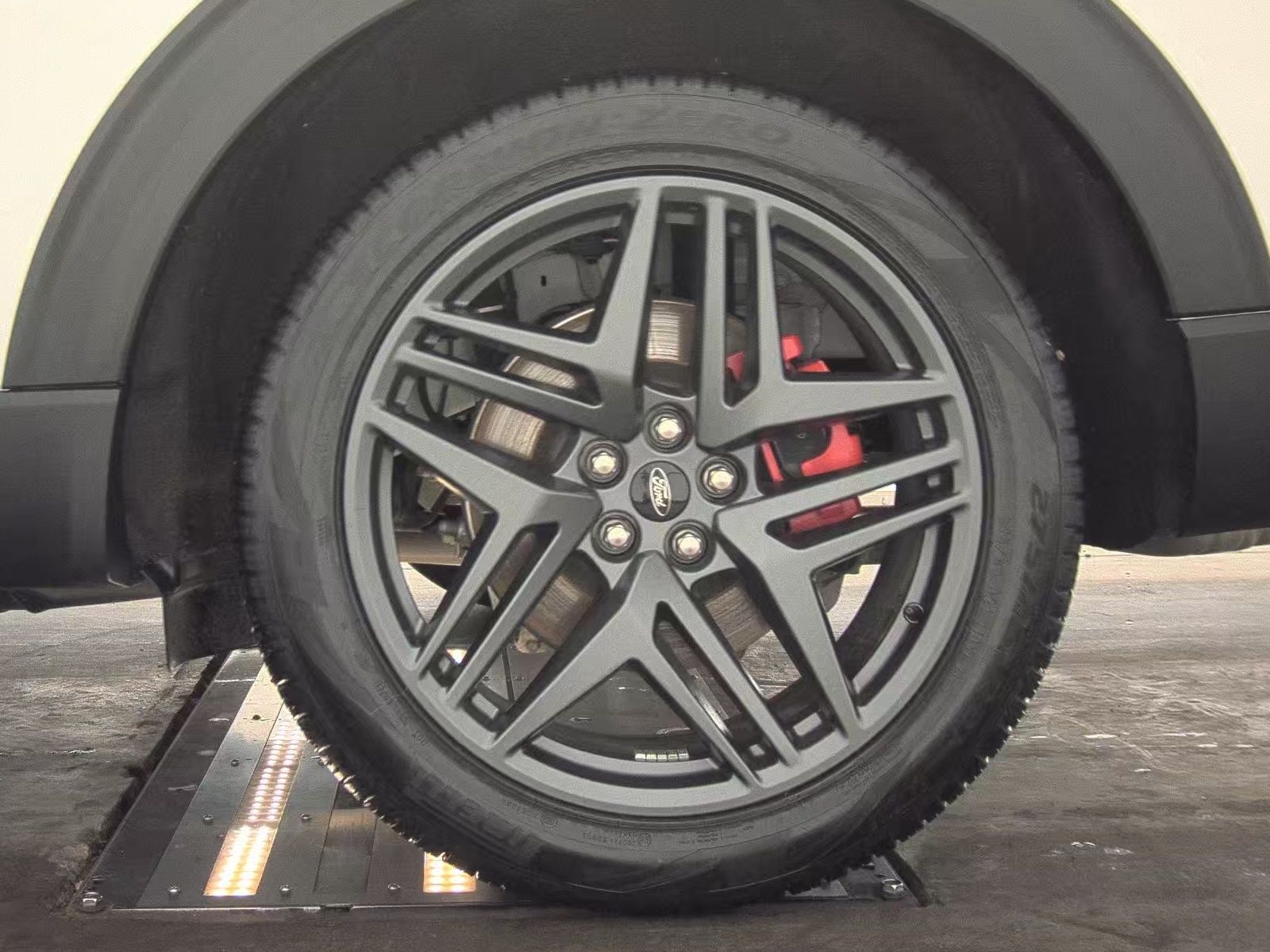 2025 Ford Explorer ST-Line AWD