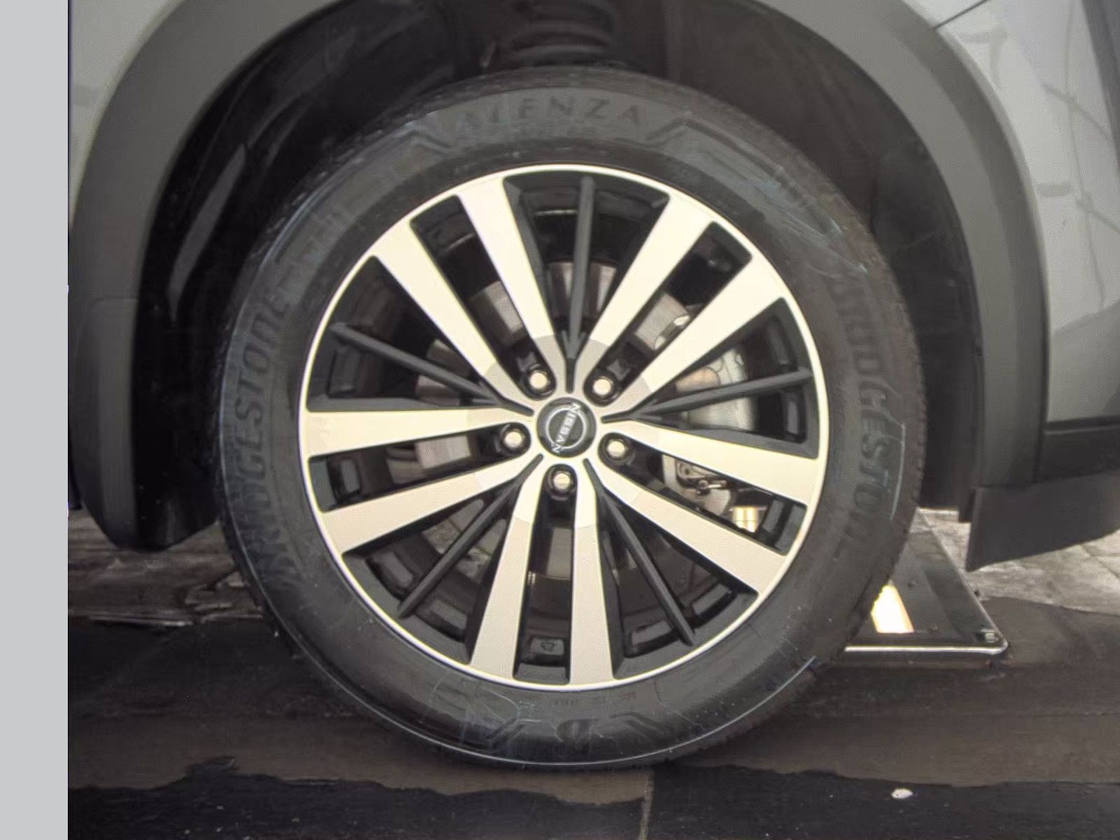 2024 Nissan Pathfinder Platinum AWD