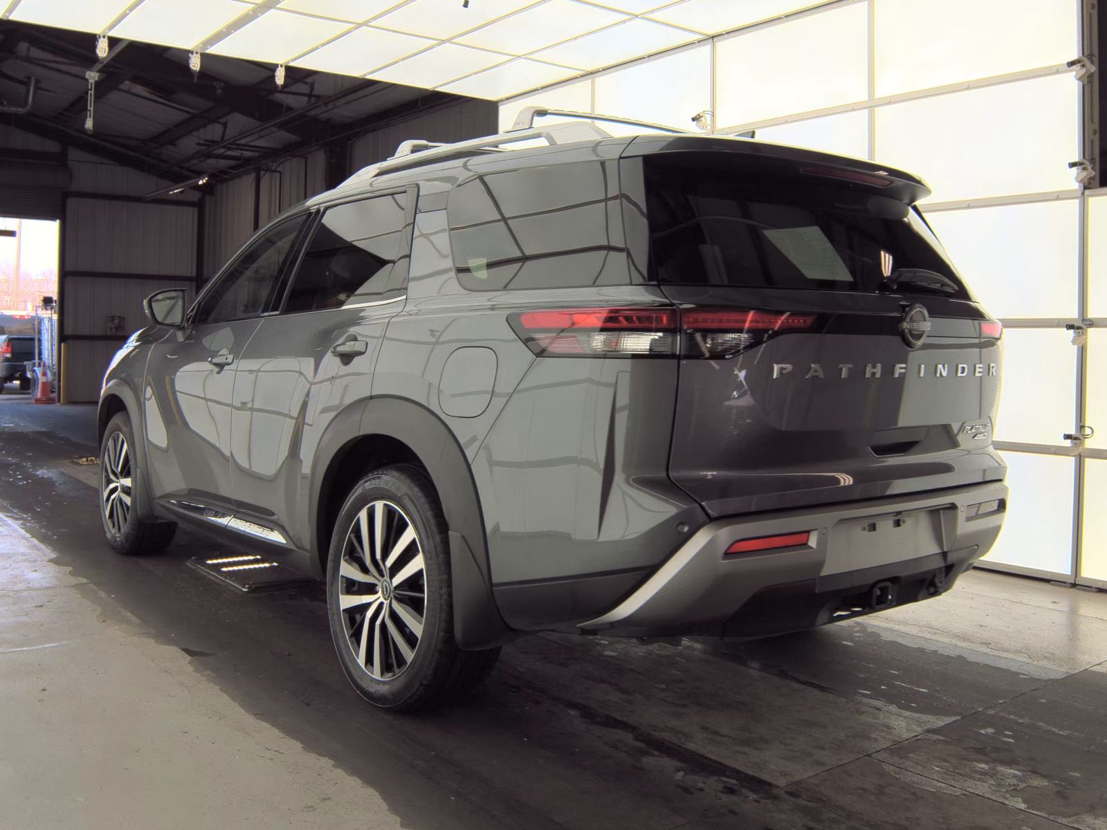 2024 Nissan Pathfinder Platinum AWD