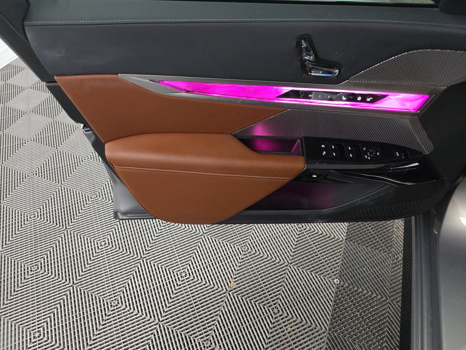 2025 BMW 7 Series 740i RWD