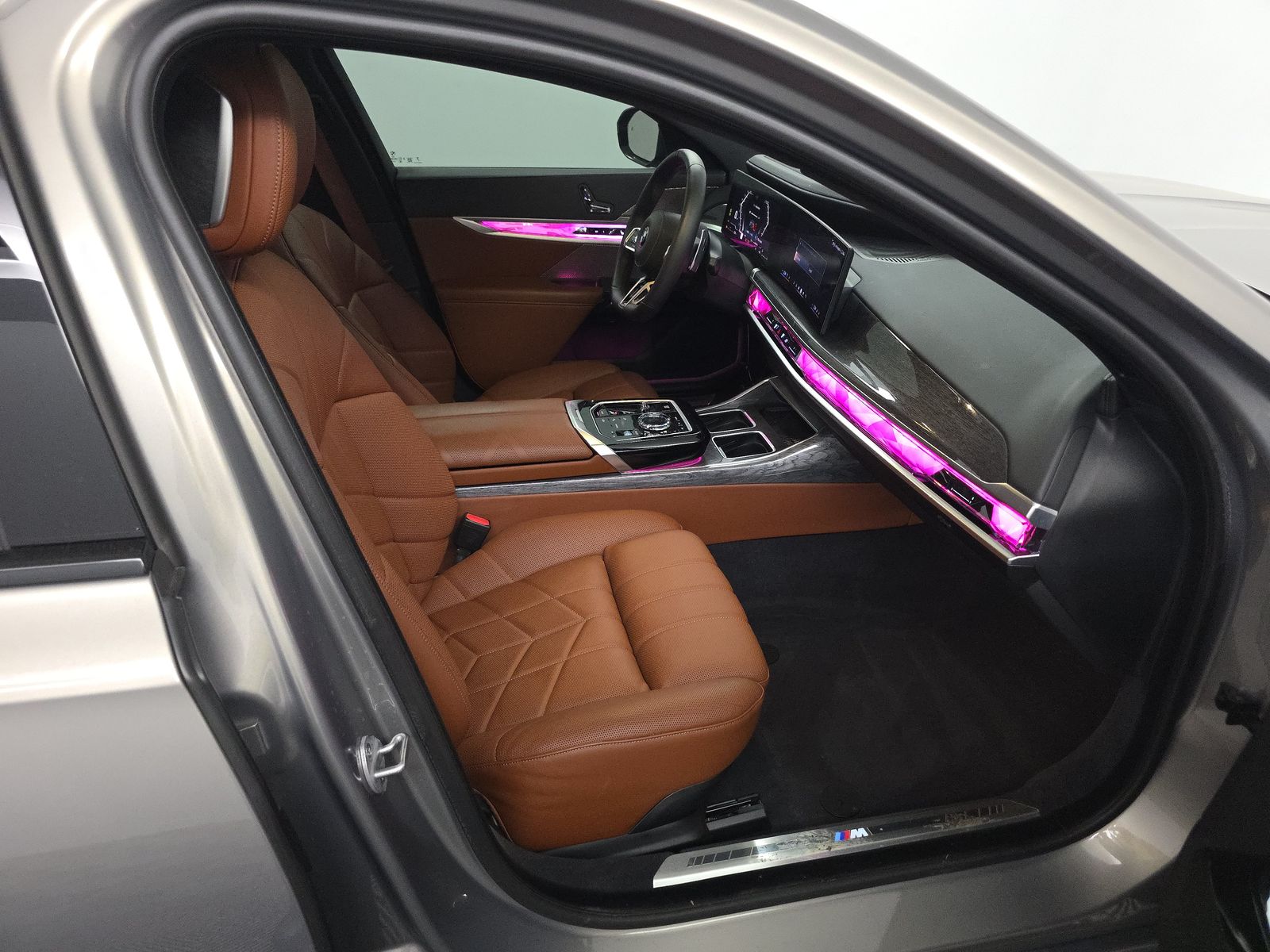 2025 BMW 7 Series 740i RWD