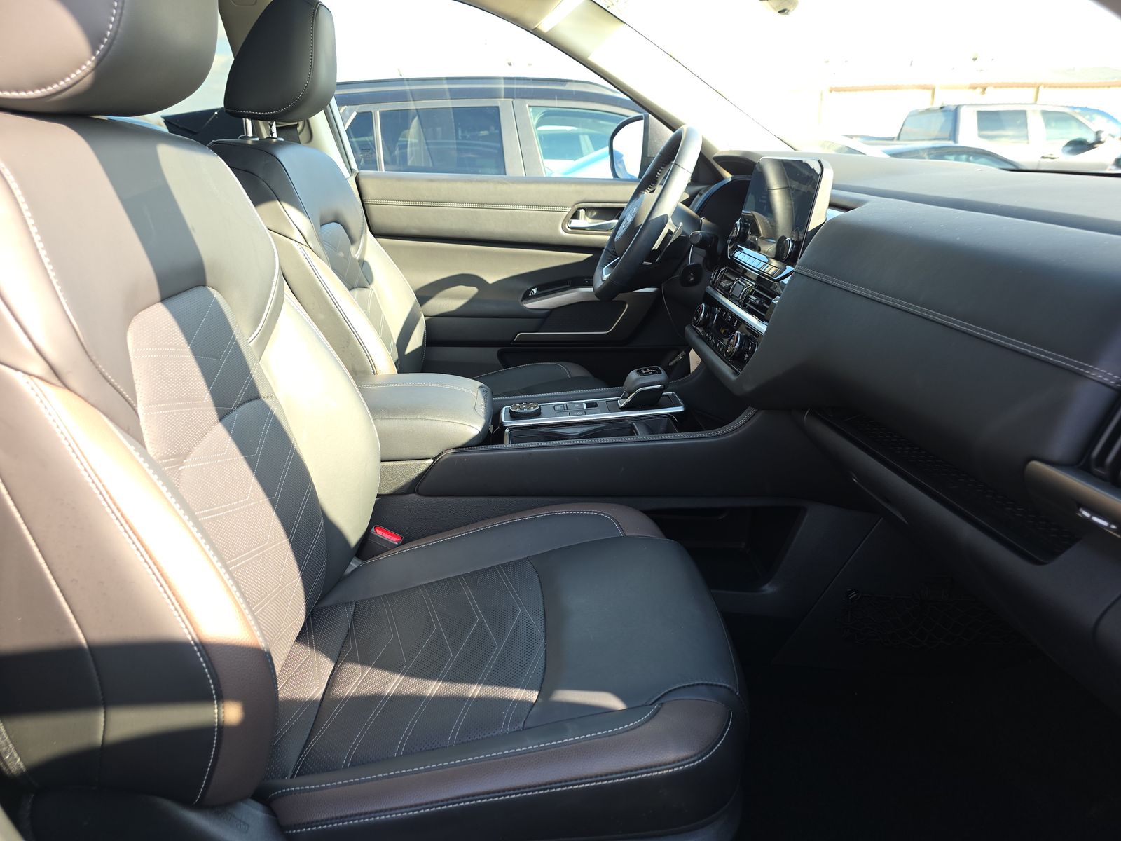 2024 Nissan Pathfinder Platinum AWD