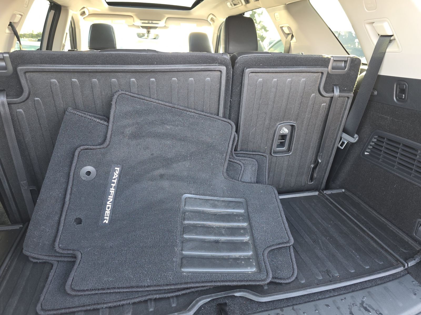 2024 Nissan Pathfinder Platinum AWD