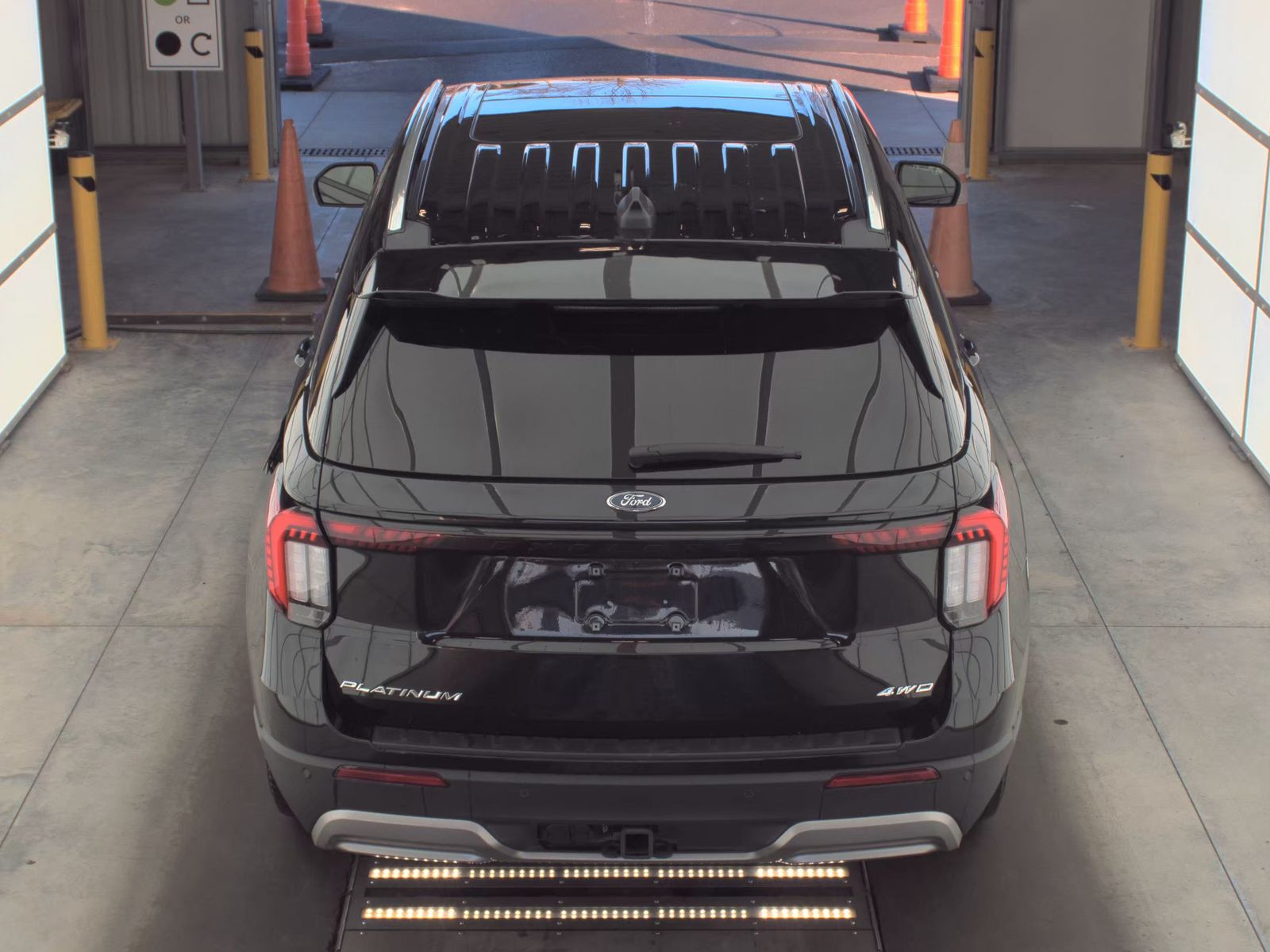 2025 Ford Explorer Platinum AWD