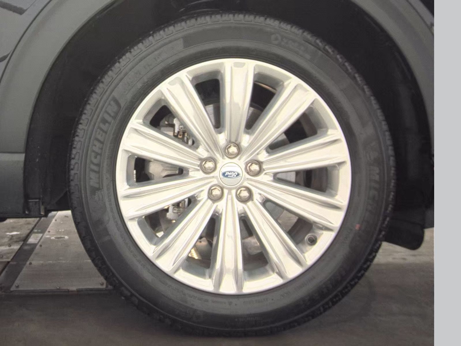 2025 Ford Explorer Platinum AWD