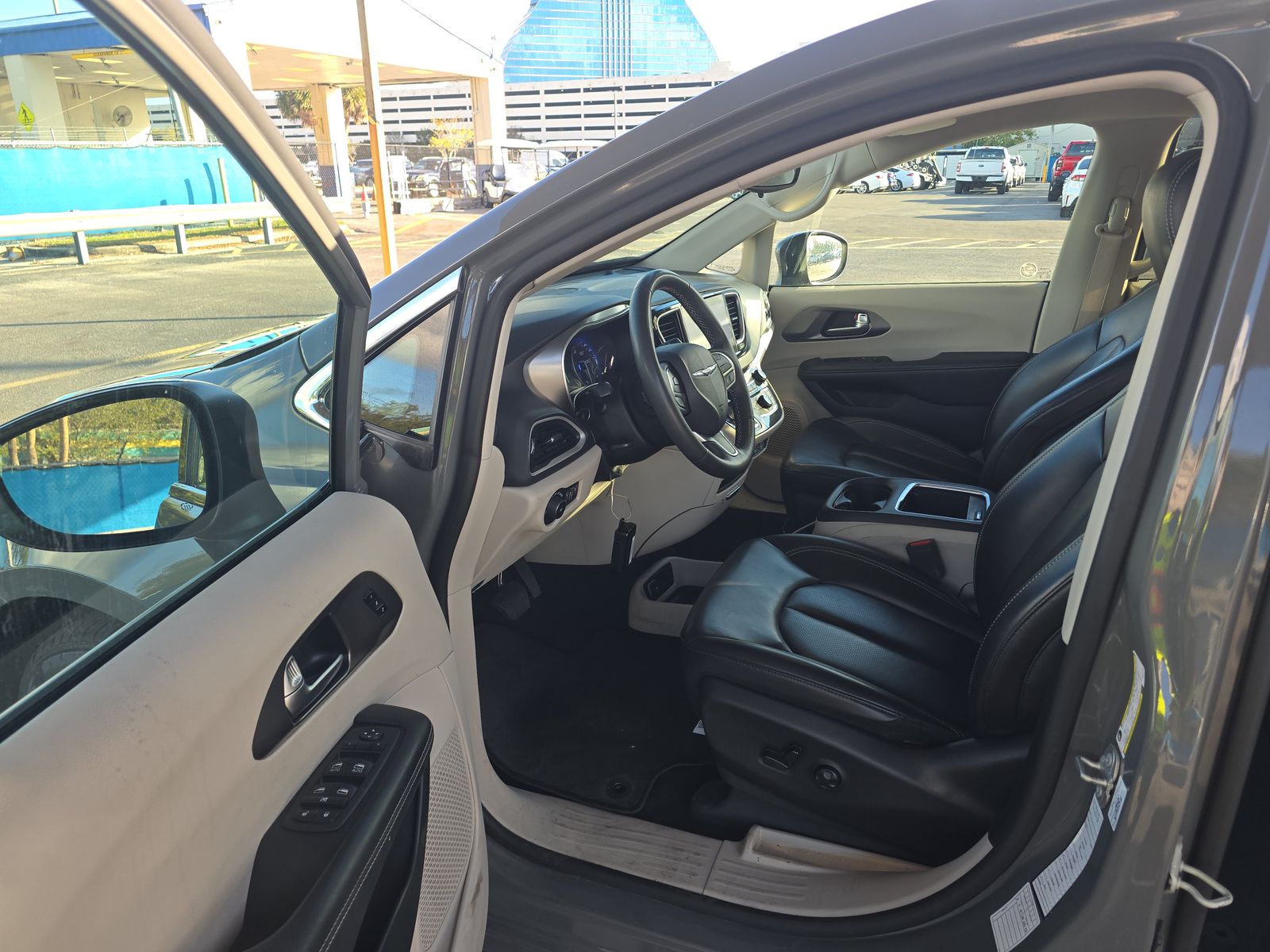 2023 Chrysler Pacifica Touring L FWD
