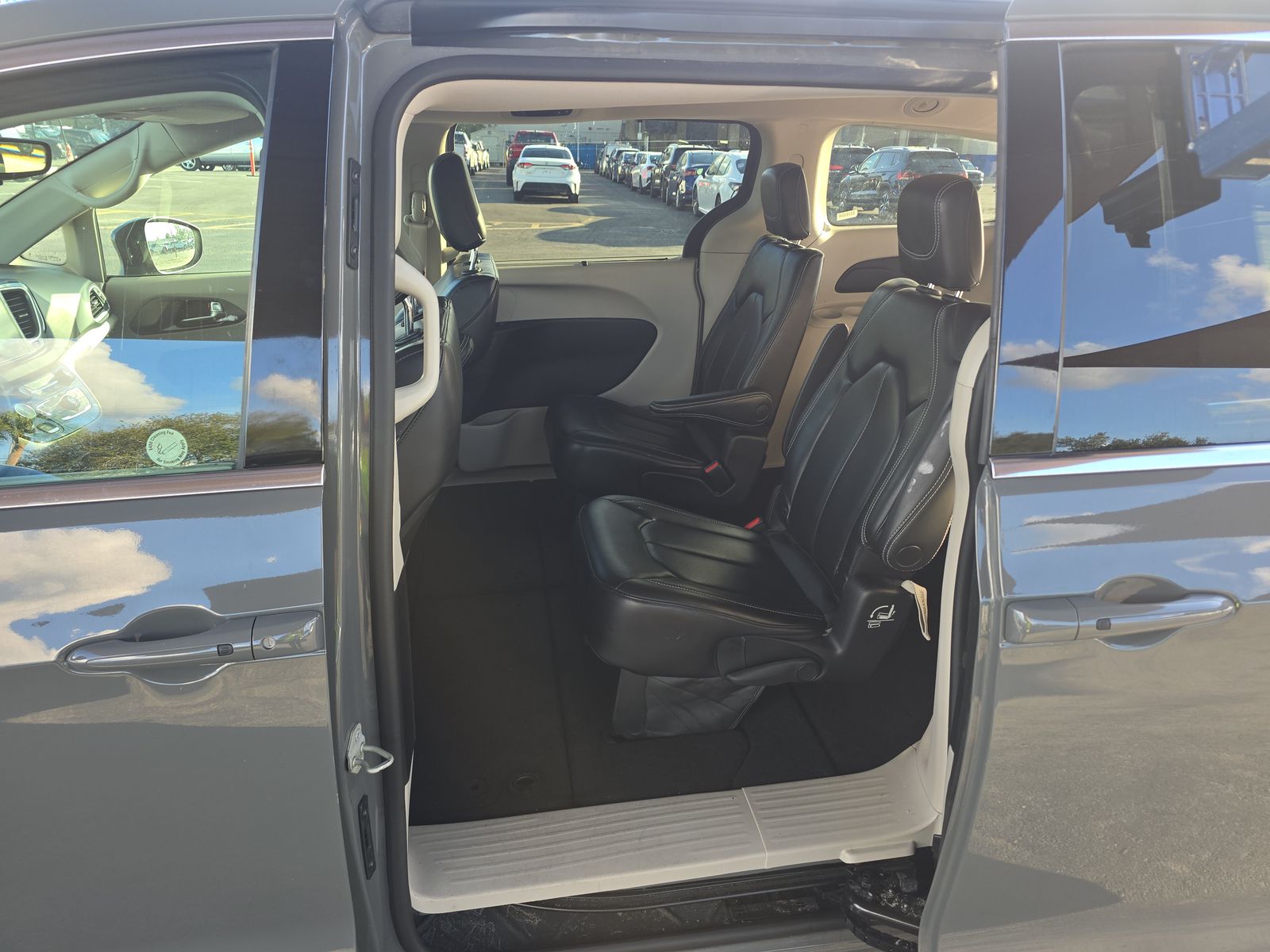 2023 Chrysler Pacifica Touring L FWD