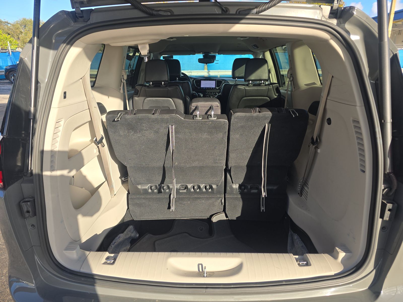 2023 Chrysler Pacifica Touring L FWD