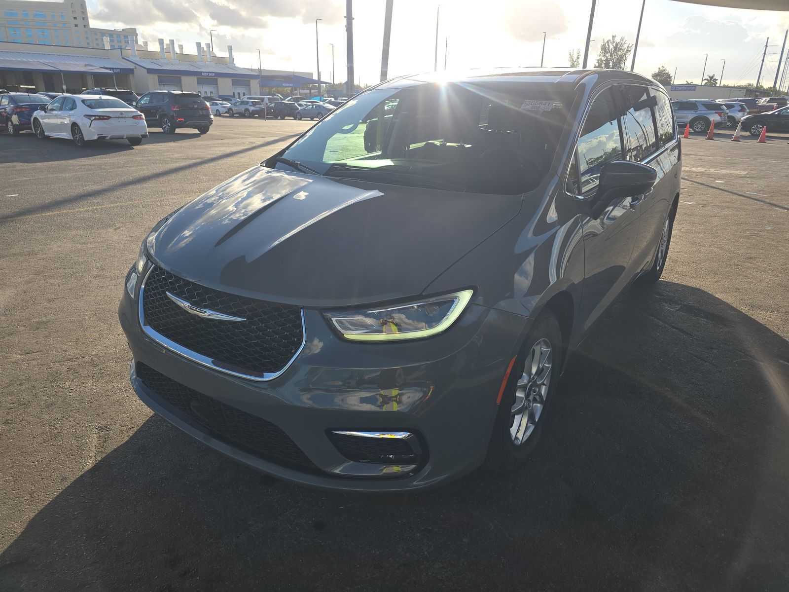 2023 Chrysler Pacifica Touring L FWD