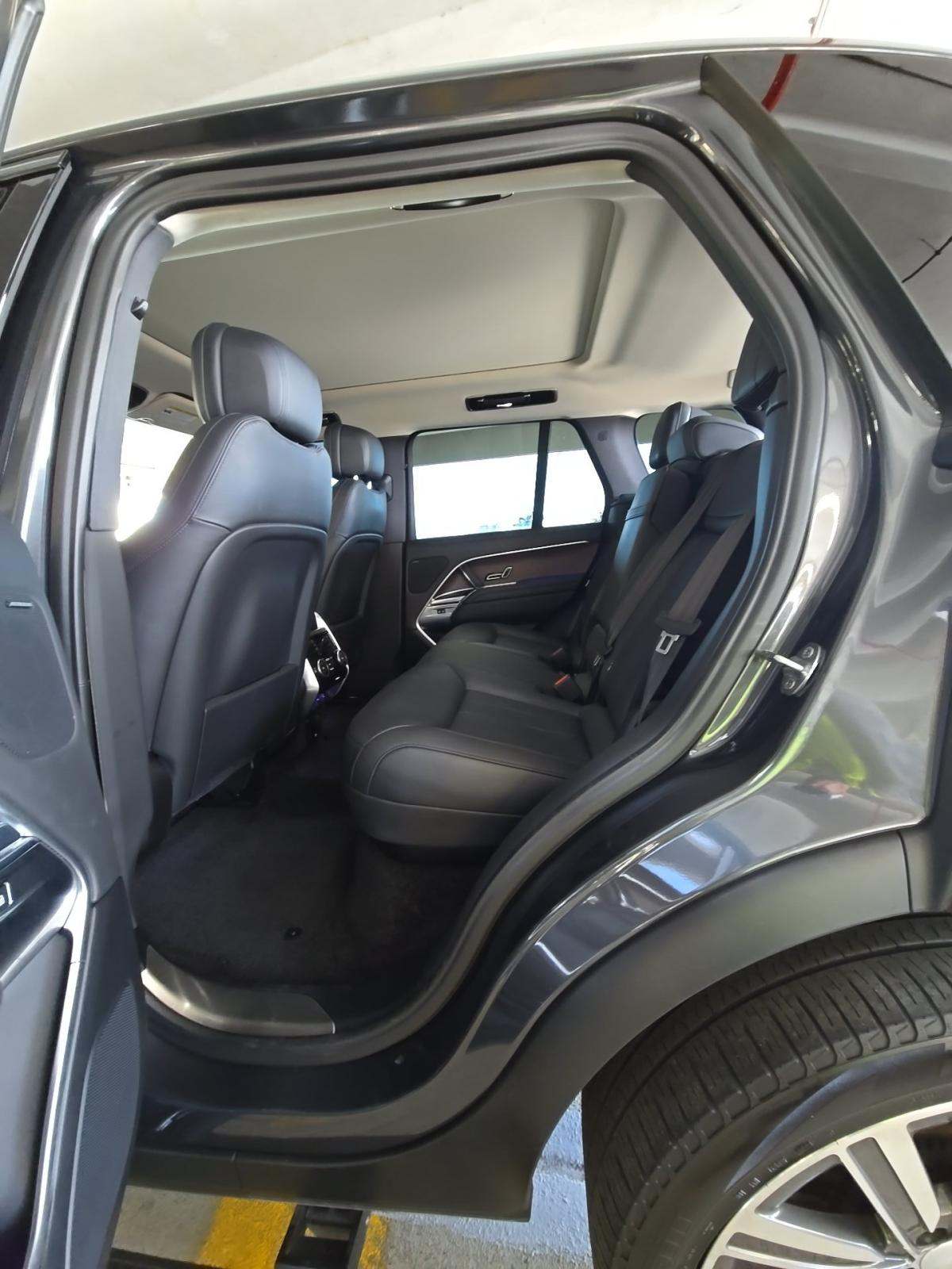 2023 Land Rover Range Rover SE AWD