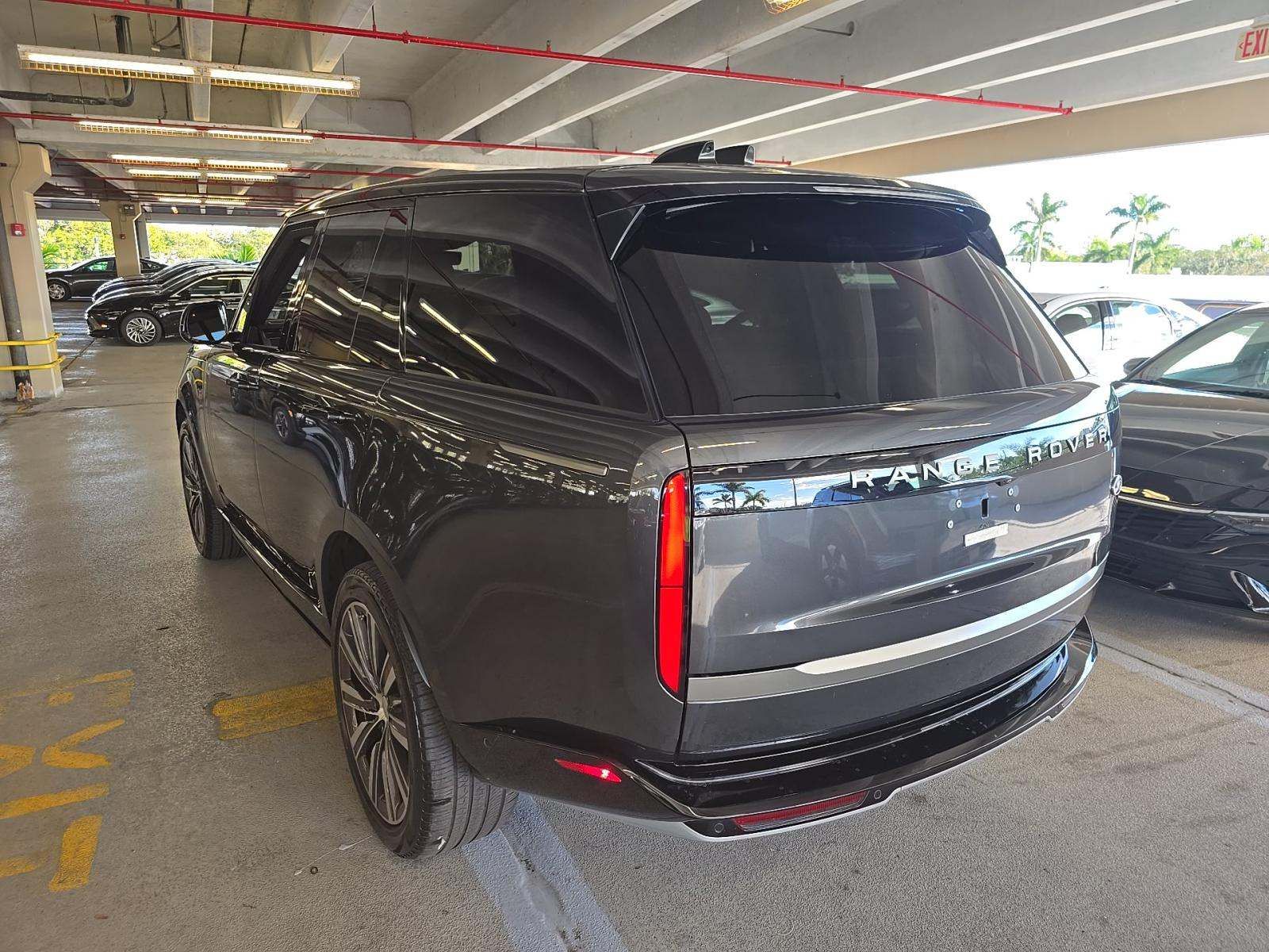 2023 Land Rover Range Rover SE AWD