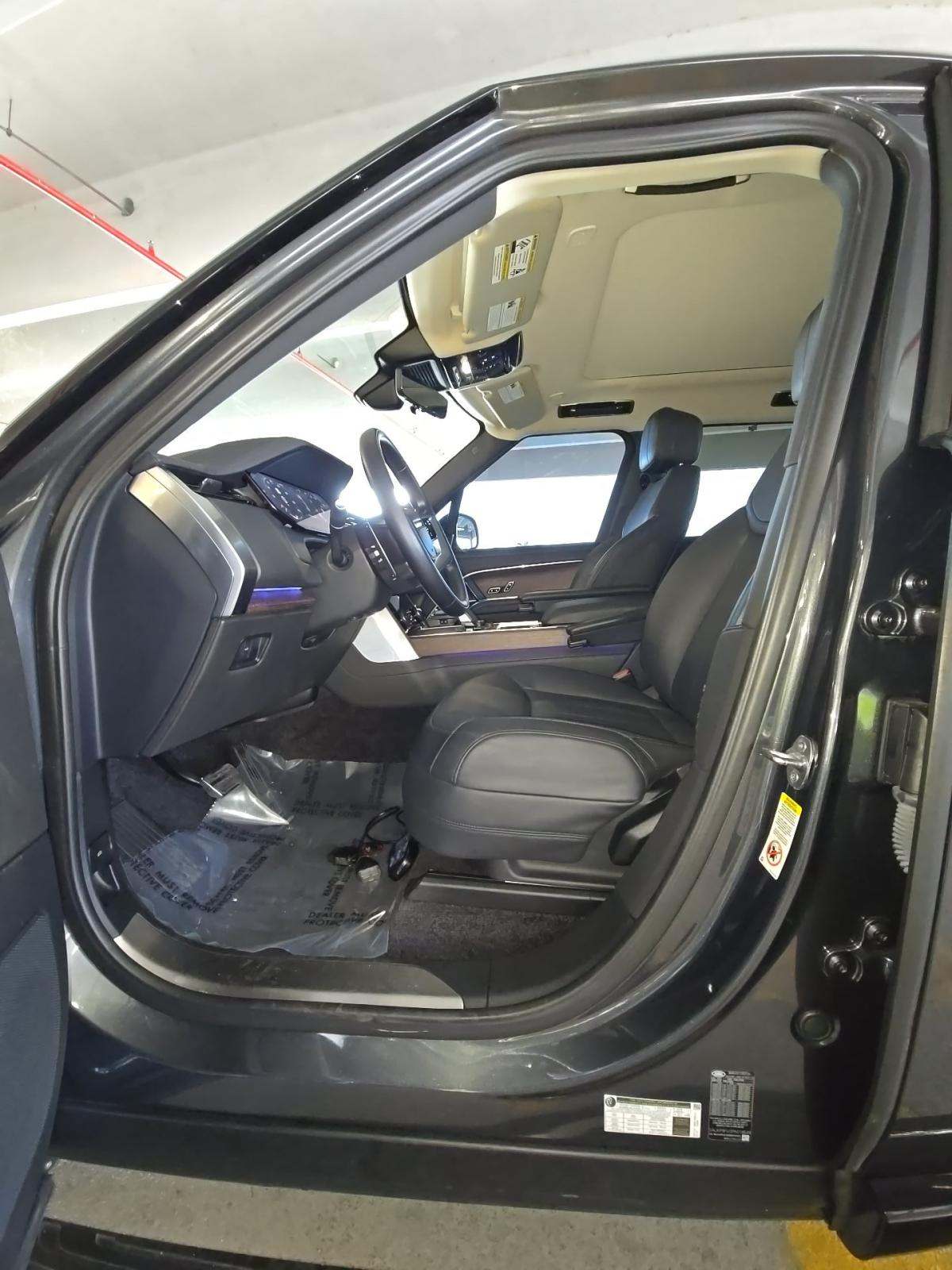 2023 Land Rover Range Rover SE AWD