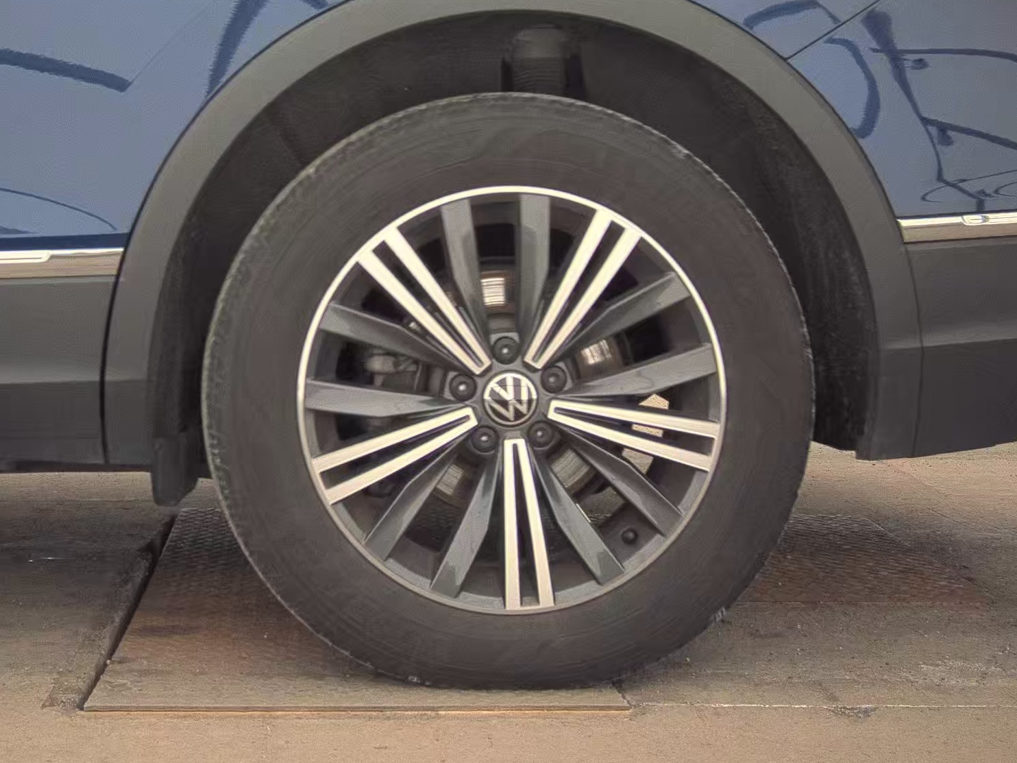 2024 Volkswagen Tiguan 2.0T Wolfsburg Edition FWD