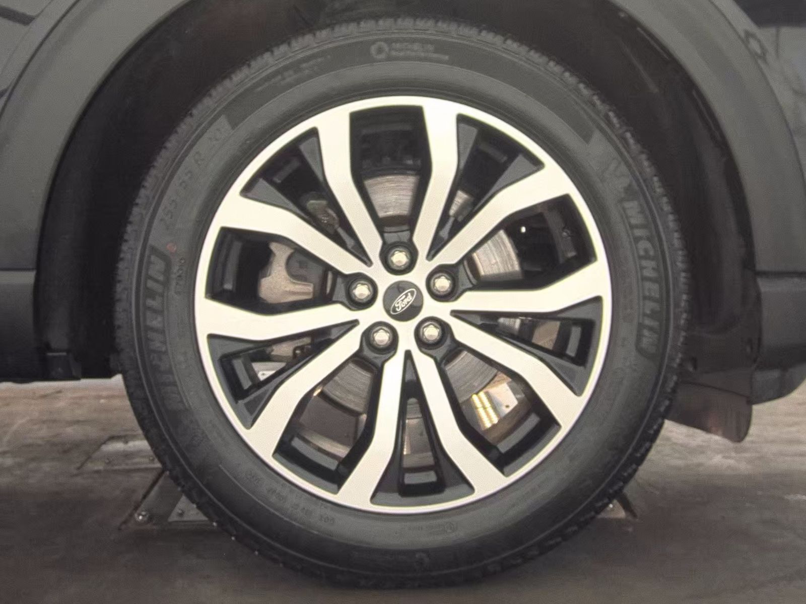 2025 Ford Explorer ST-Line FWD