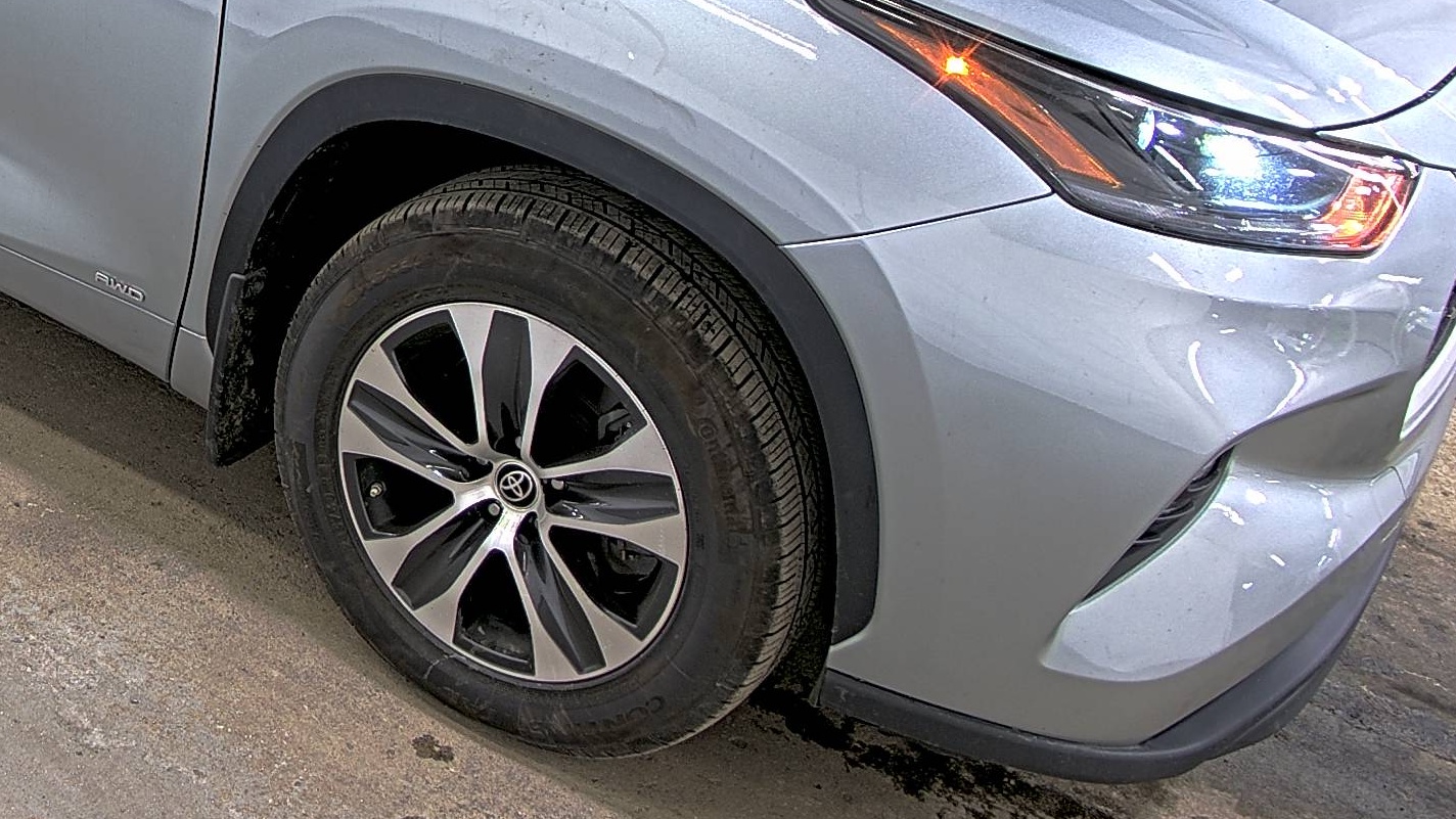 2022 Toyota Highlander Hybrid XLE AWD