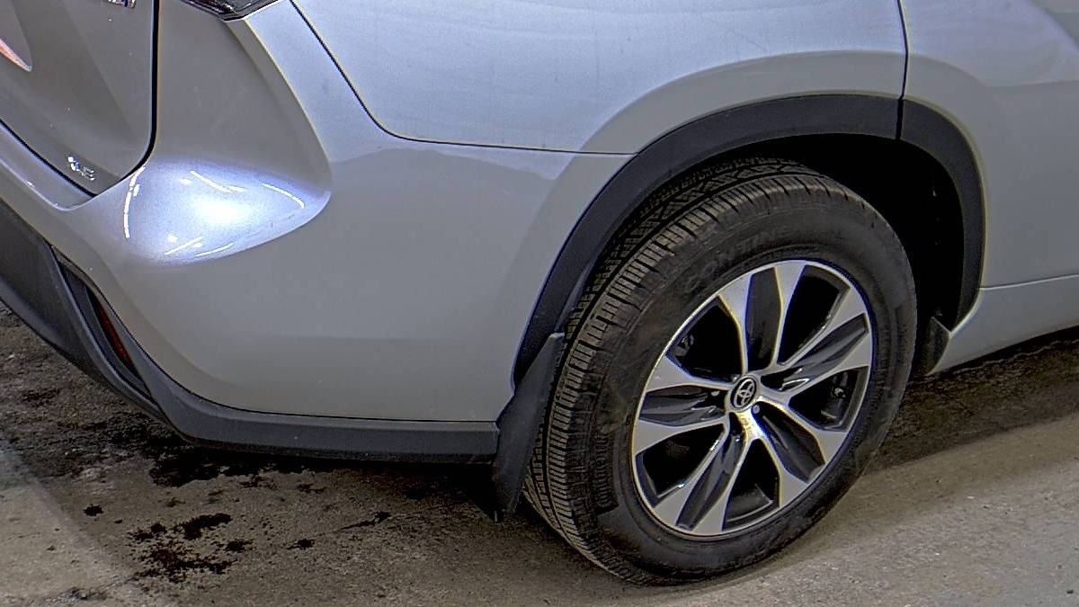 2022 Toyota Highlander Hybrid XLE AWD