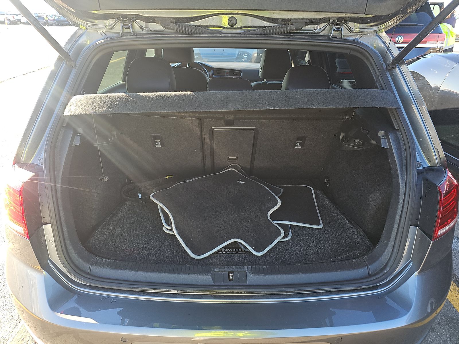 2019 Volkswagen Golf R 2.0T AWD