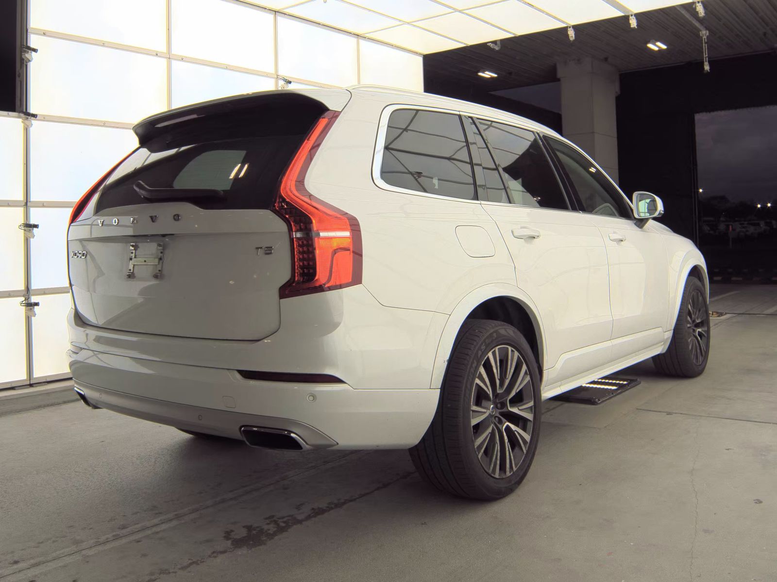 2021 Volvo XC90 T5 Momentum FWD