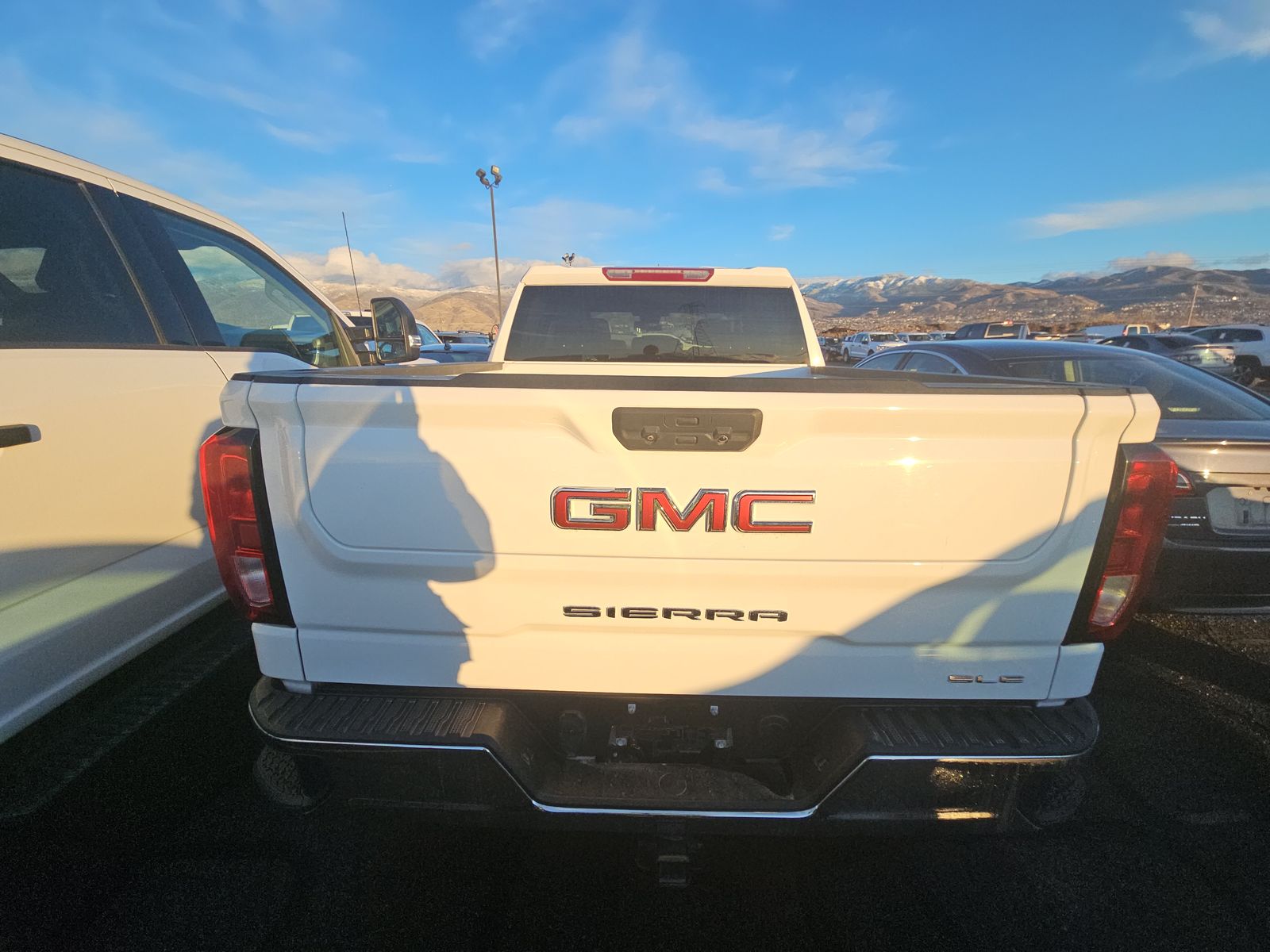 2023 GMC SIERRA 1500 SLE GAS WHITE SHORT BED SINGLE - Image 5