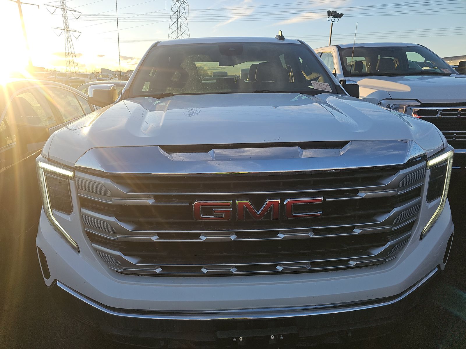 2023 GMC SIERRA 1500 SLE GAS WHITE SHORT BED SINGLE - Image 2