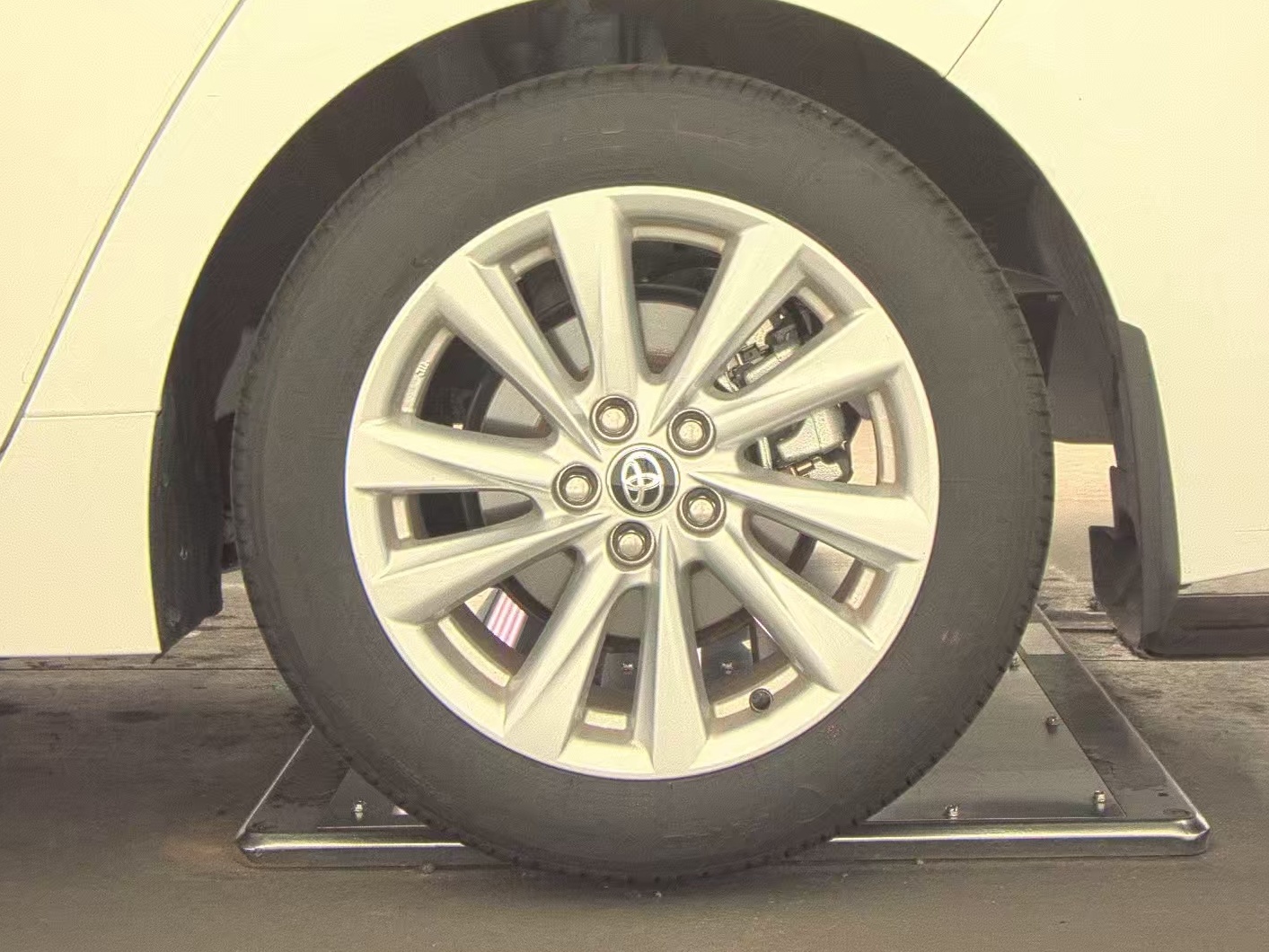 2025 Toyota Corolla LE FWD