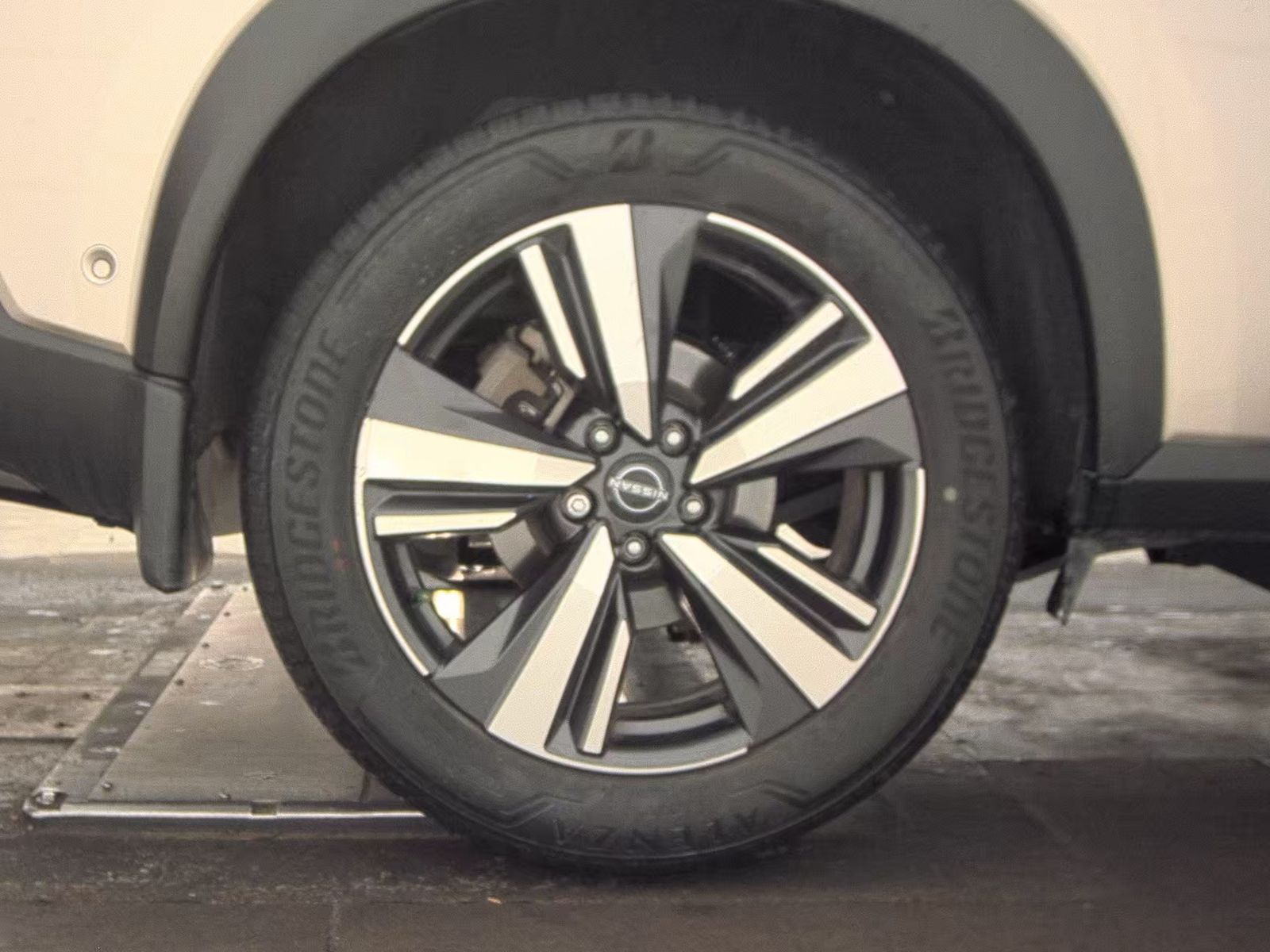 2023 Nissan Rogue Platinum FWD