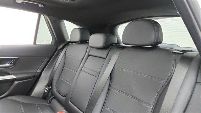 2025 Mercedes-Benz GLC GLC 300 RWD